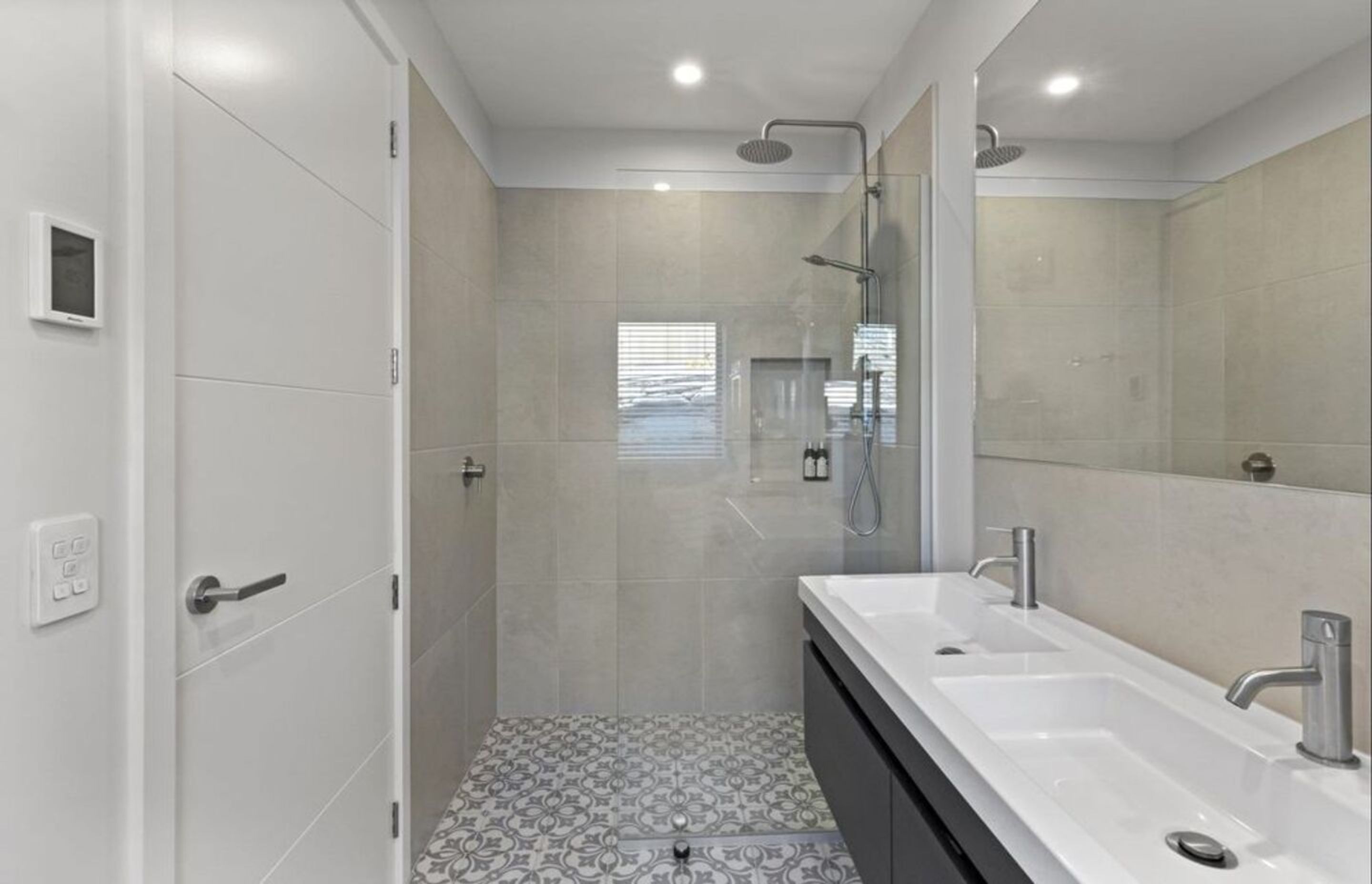 Tiled-ensuite.jpg