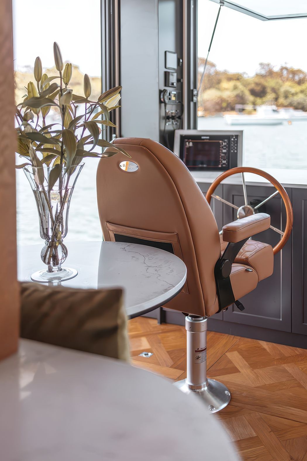 archipro-projectauhw1390versaillesnaturalthefrenchmartinihouseboat1portrait.jpeg