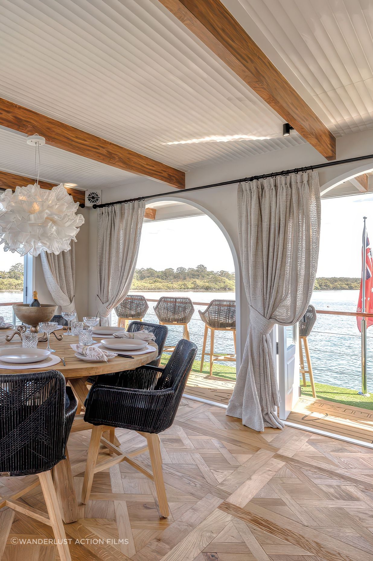 archipro-projectauhw1390versaillesnaturalthefrenchmartinihouseboat7portrait.jpeg