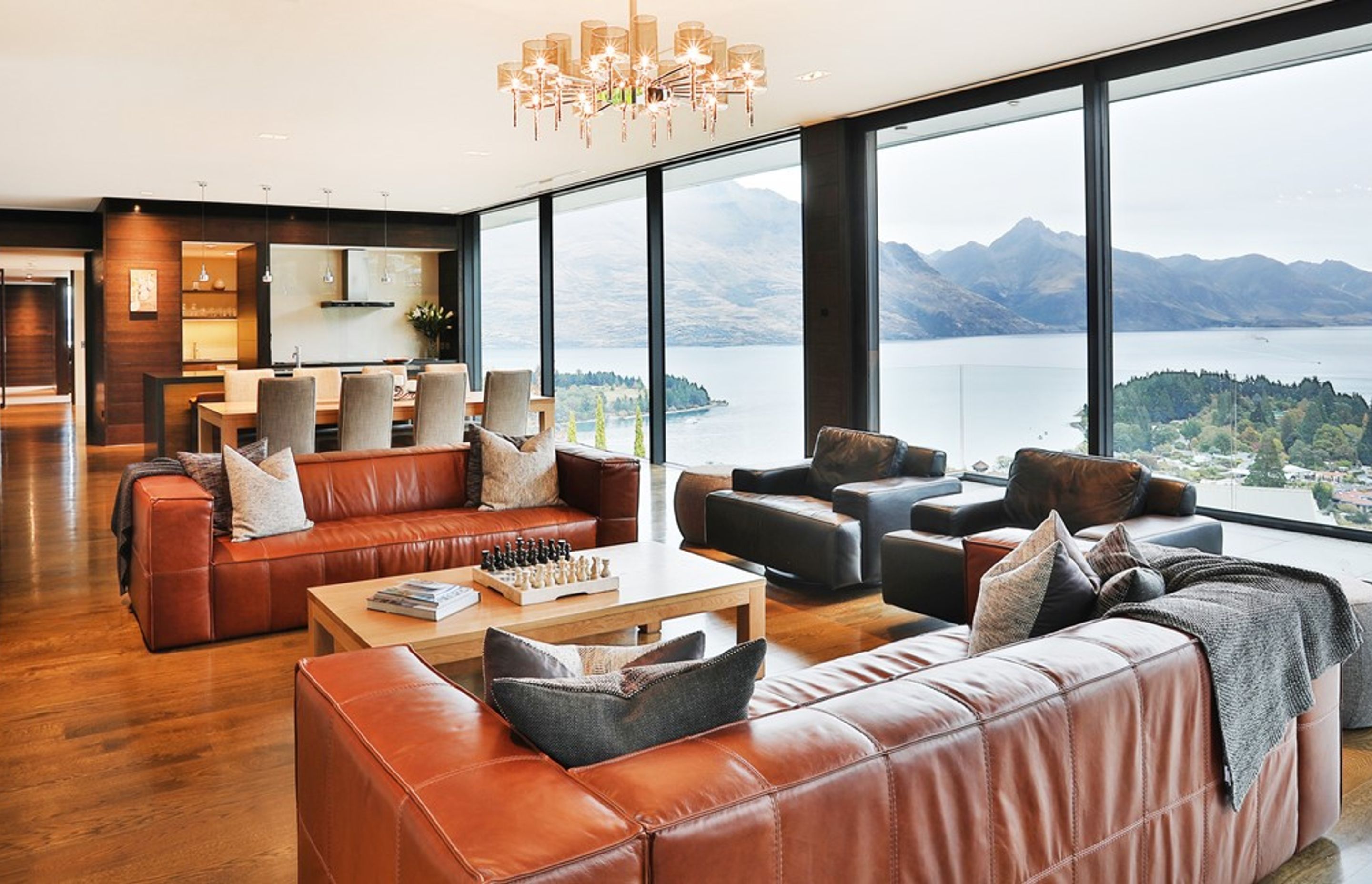 Lake Views, Wakatipu Home