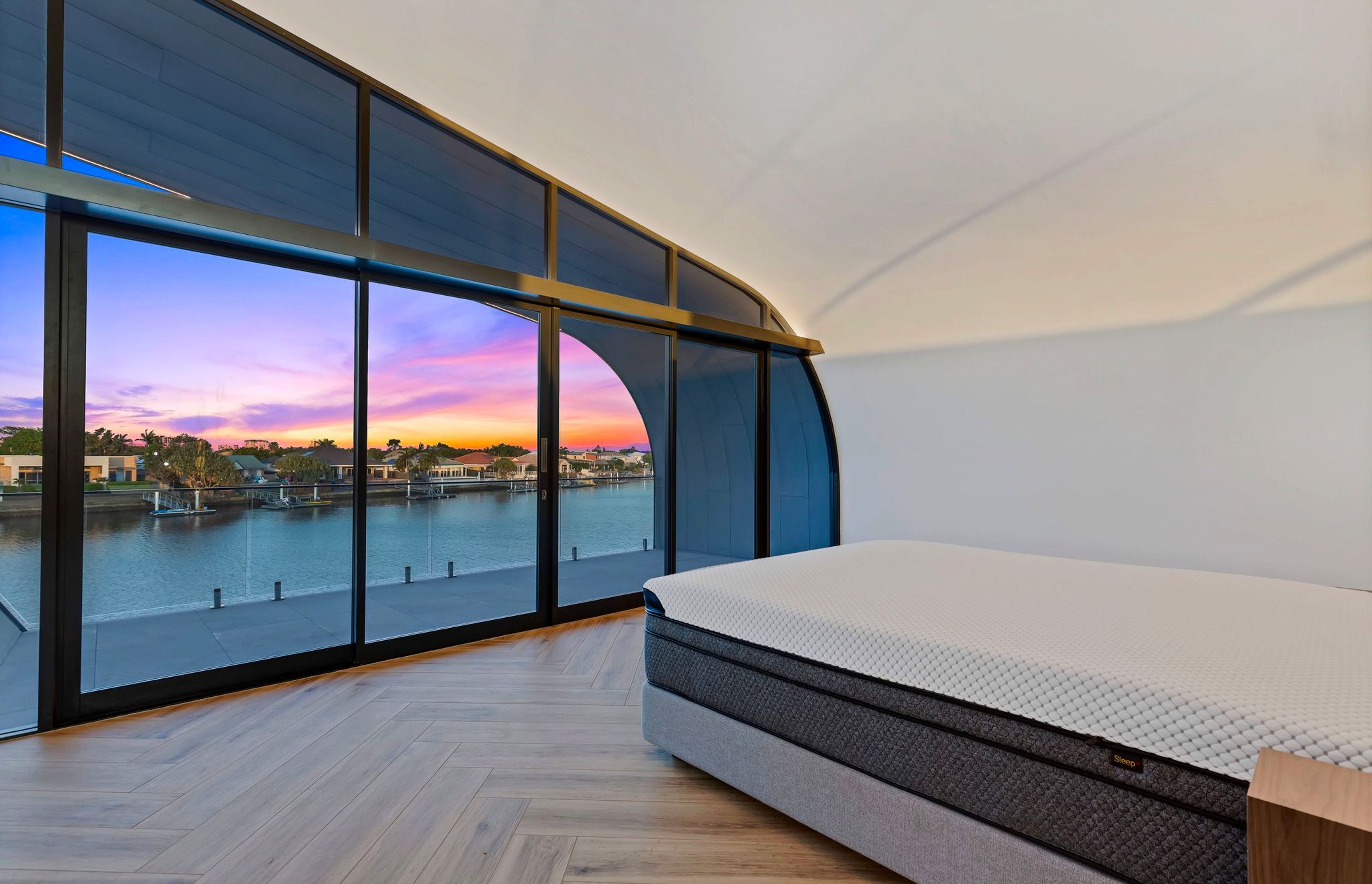 The pod Pelican Waters
