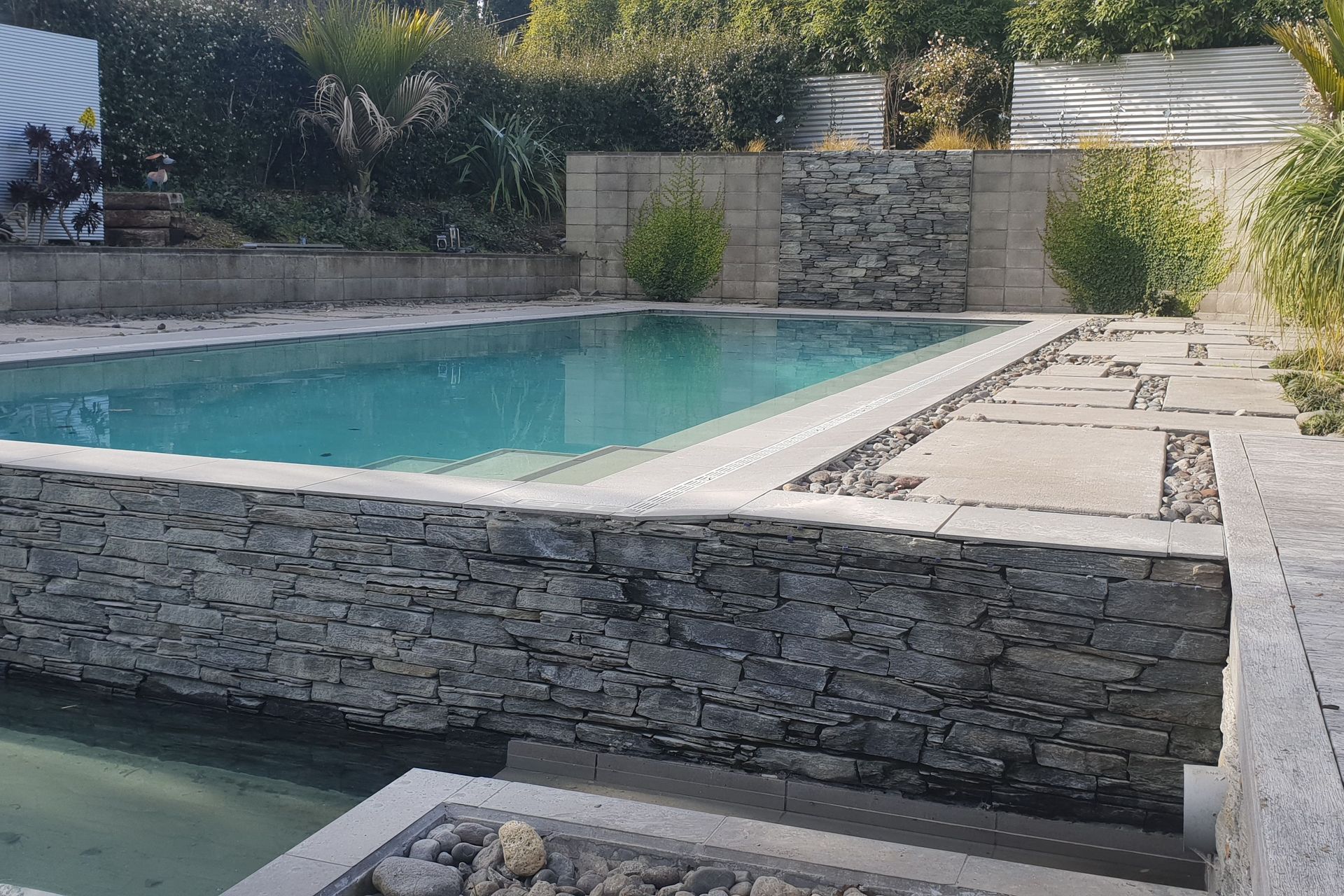 River road (Schist features)