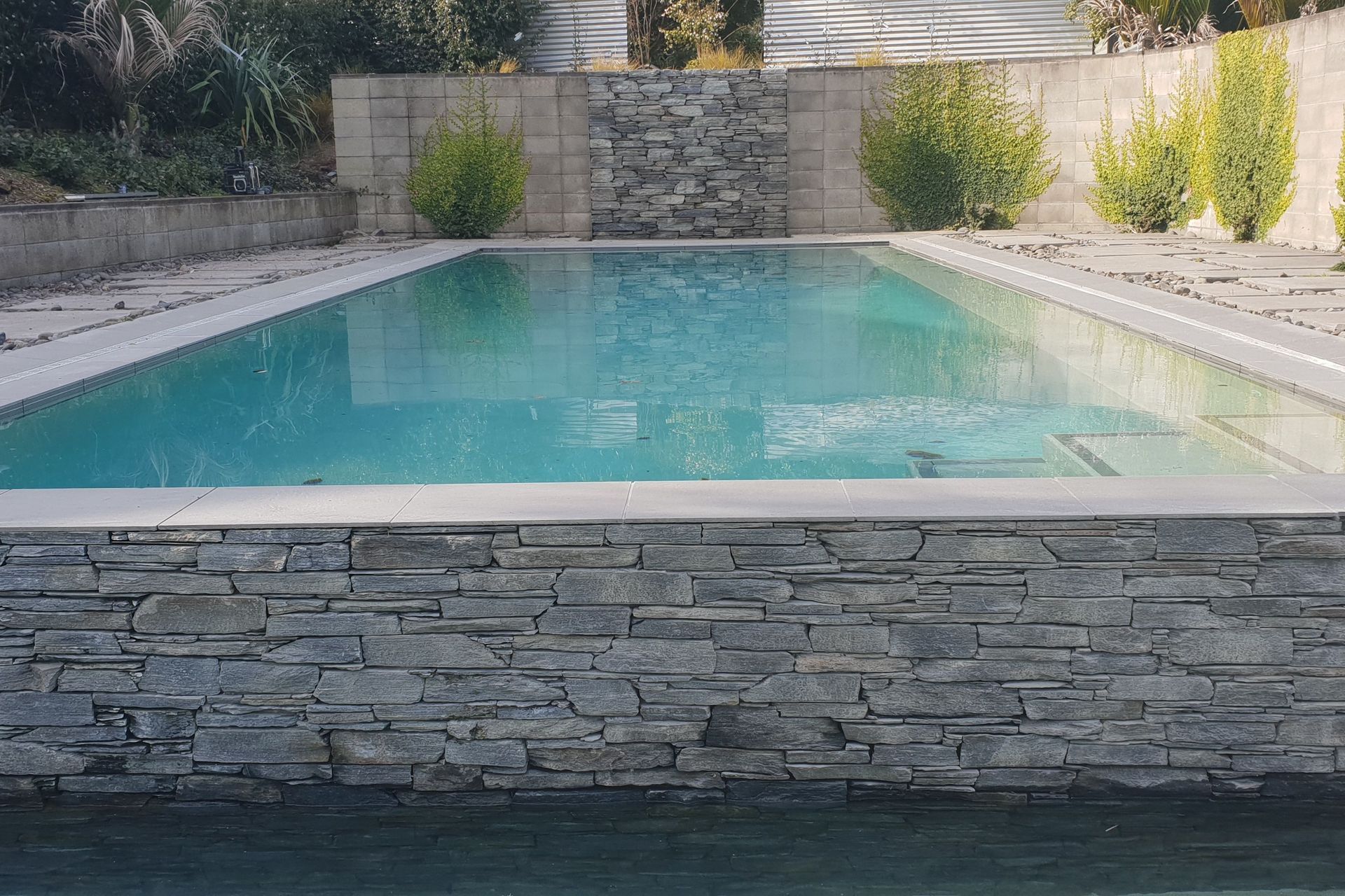 River road (Schist features)