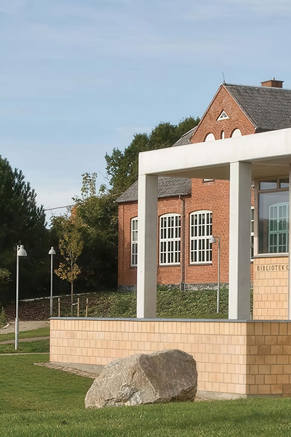 04-Matt-Day-Architect-Matt-Day-Asnaes-Library-Exterior.jpeg