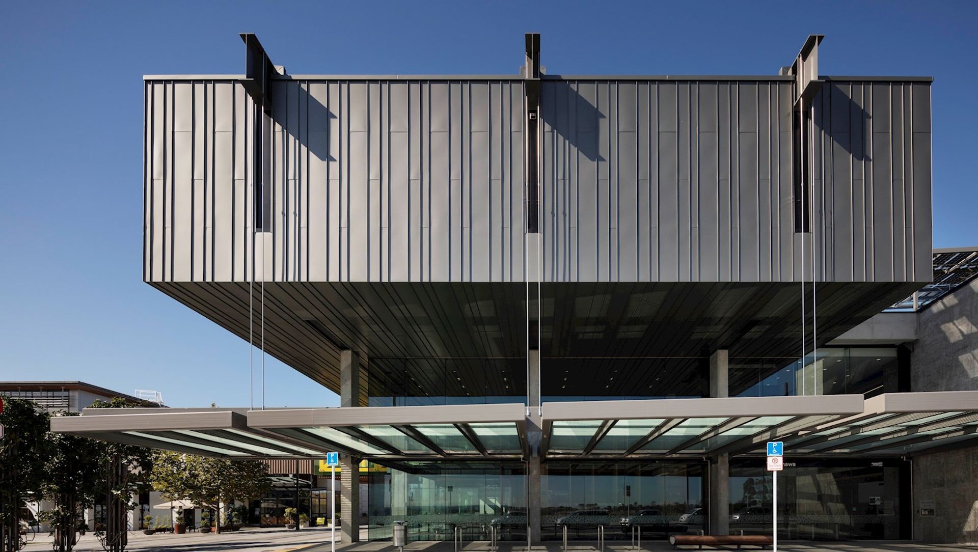 Te Manawa Library Westgate banner