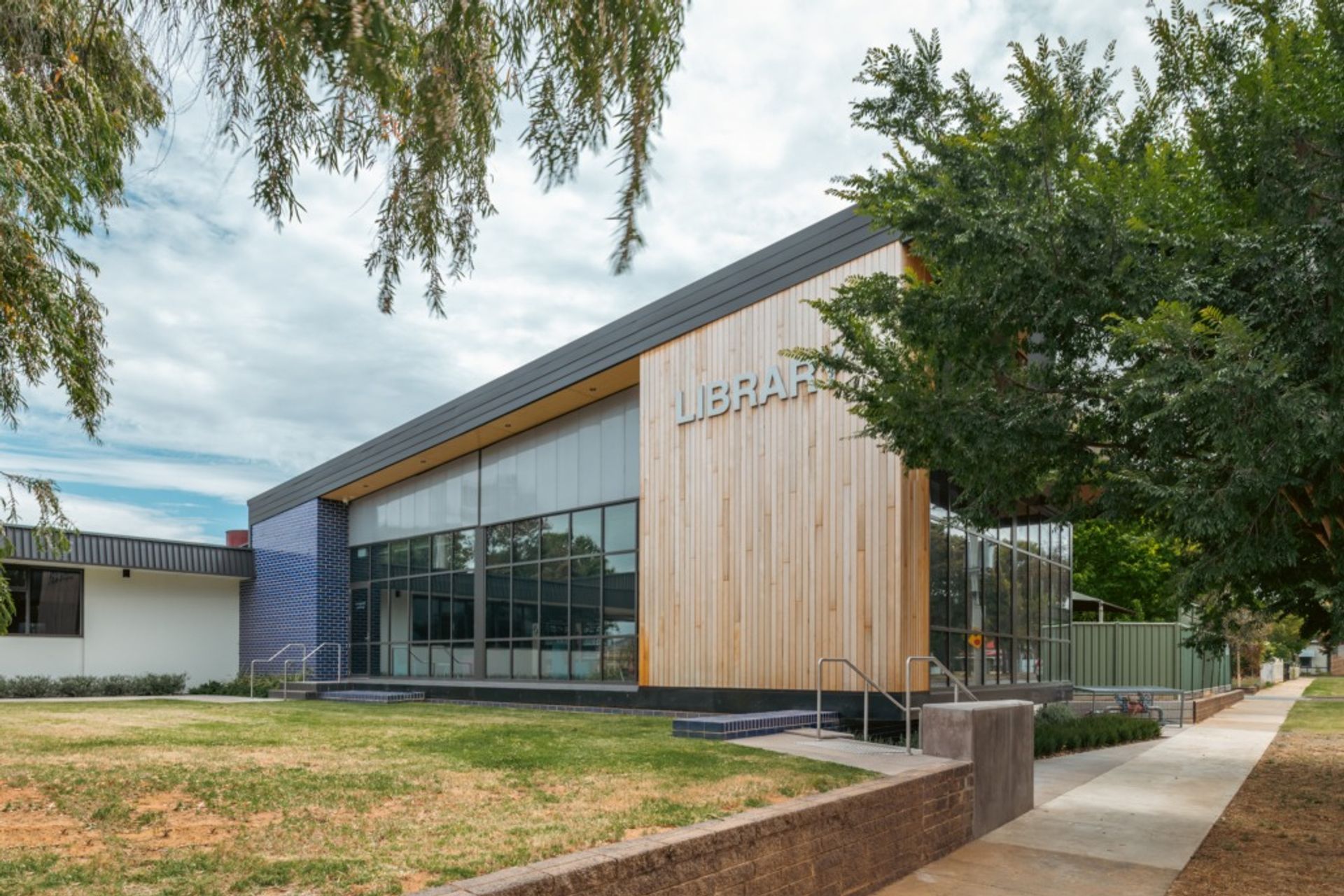 Tatura Library