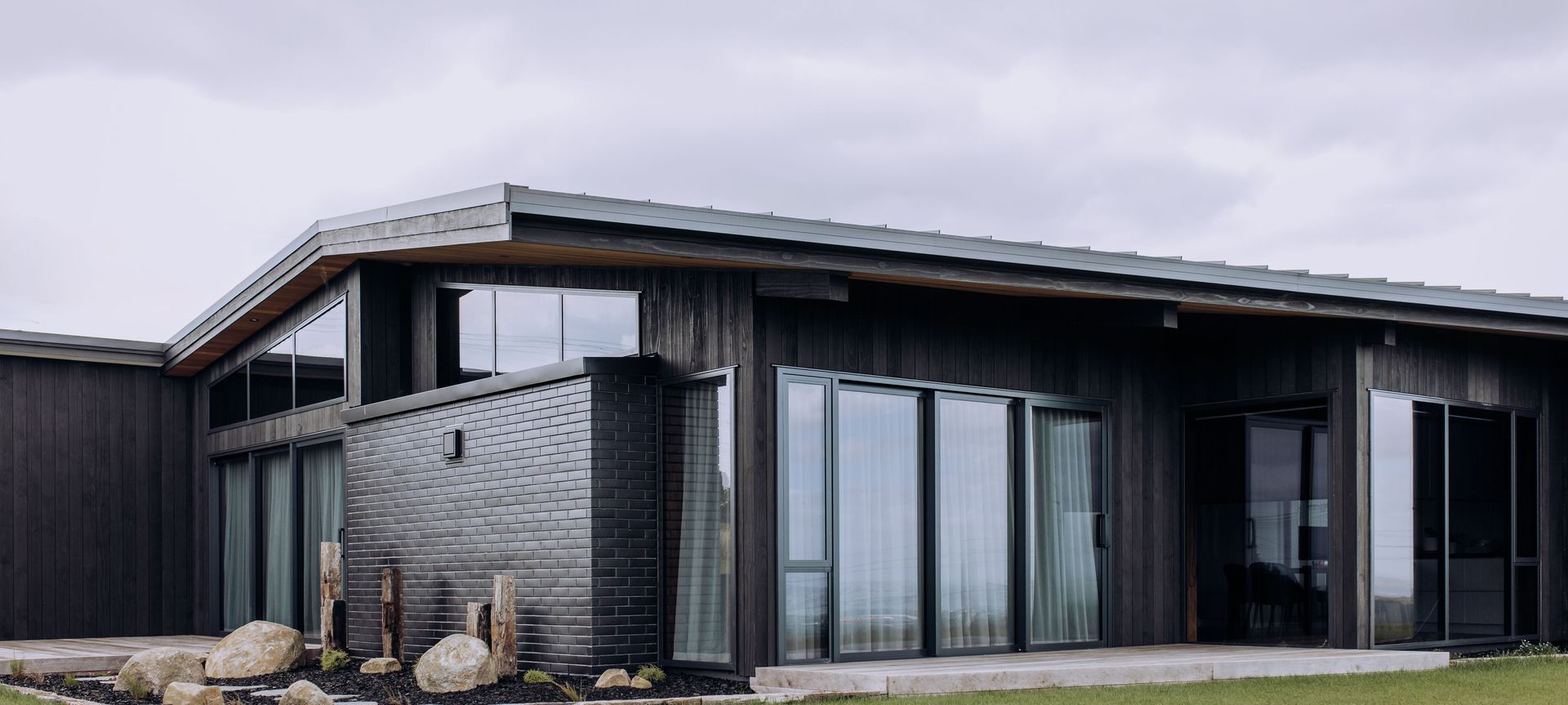 Dusky Lodge banner