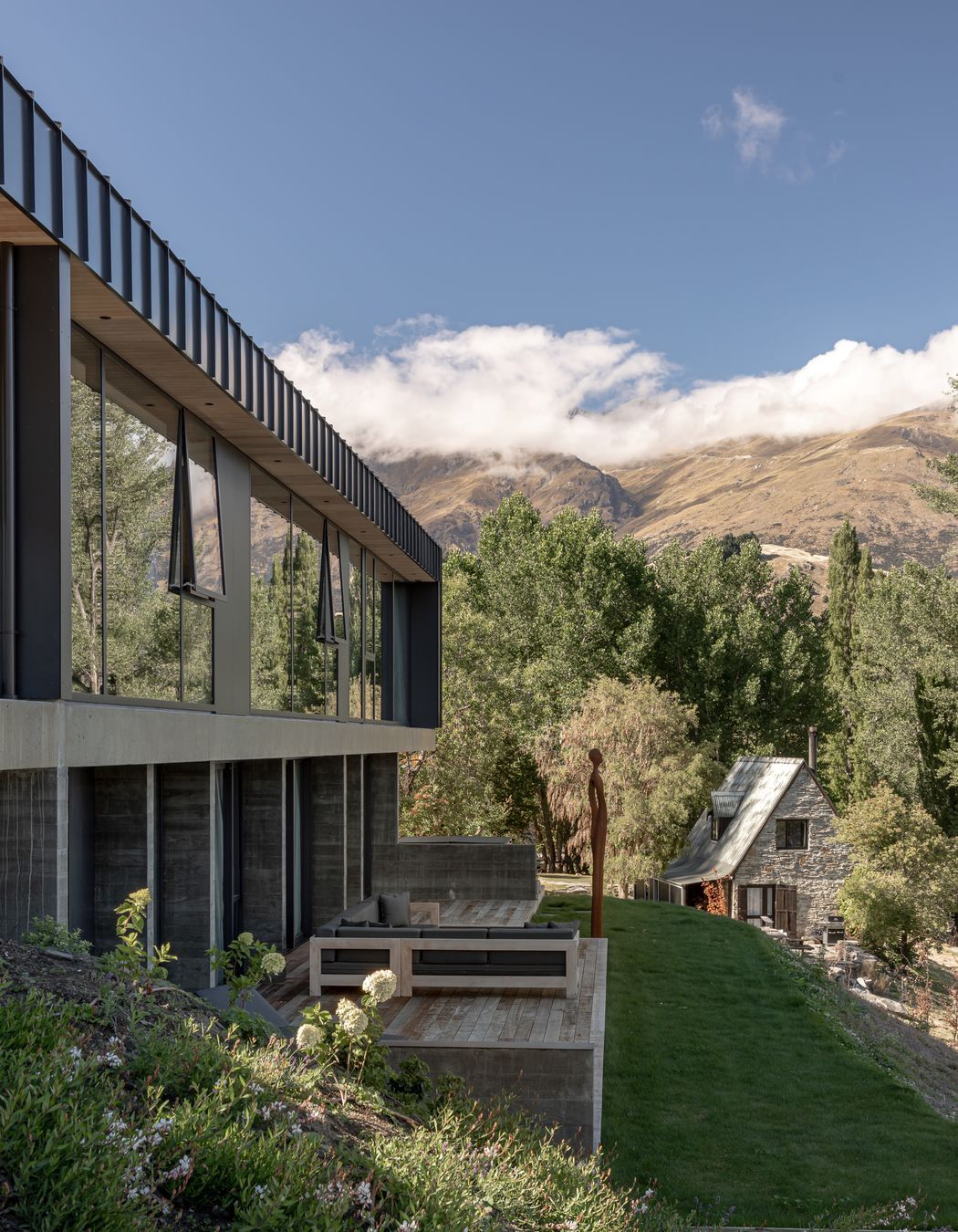 031-Ben-Hudson-Architects-Lake-House-lakeside-terrace.jpg