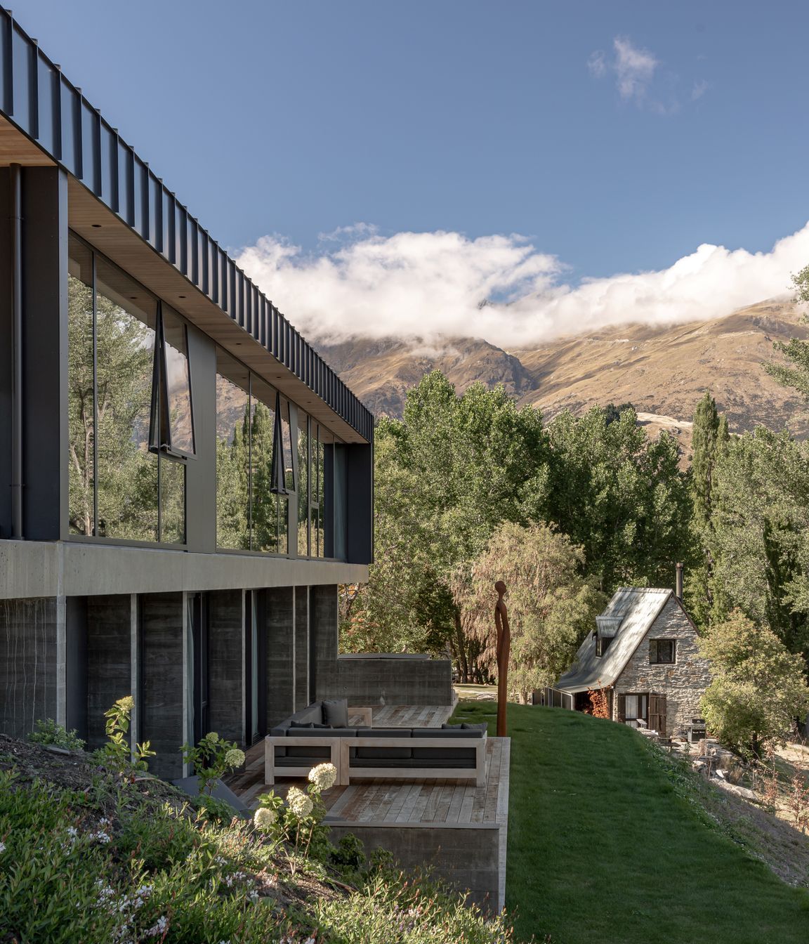 031-Ben-Hudson-Architects-Lake-House-lakeside-terrace.jpg