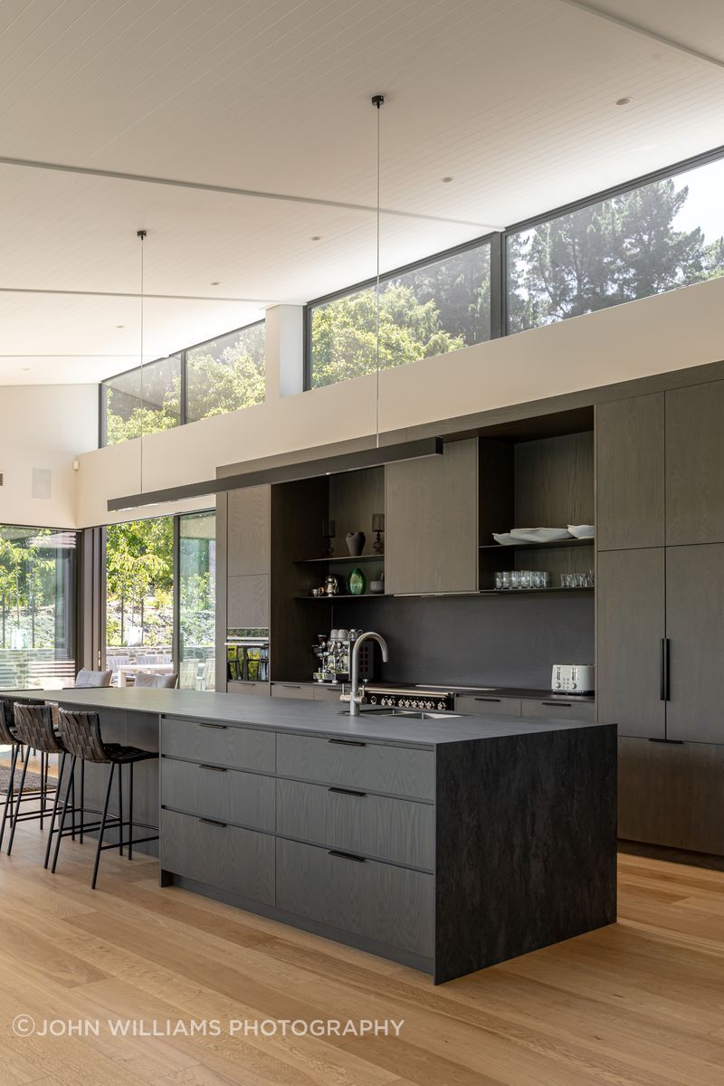 037-Ben-Hudson-Architects-Lake-House-clerestory-windows.jpg