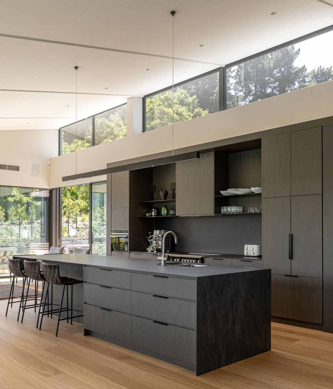 037-Ben-Hudson-Architects-Lake-House-clerestory-windows.jpg