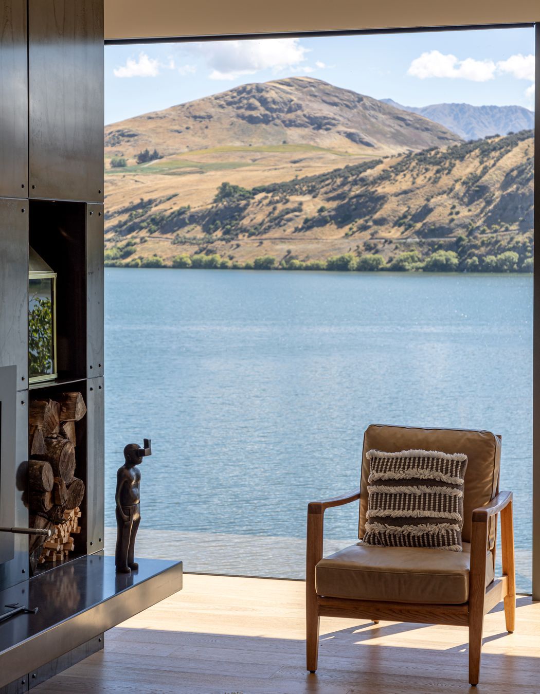 039-Ben-Hudson-Architects-Lake-House-floating-over-lake.jpg