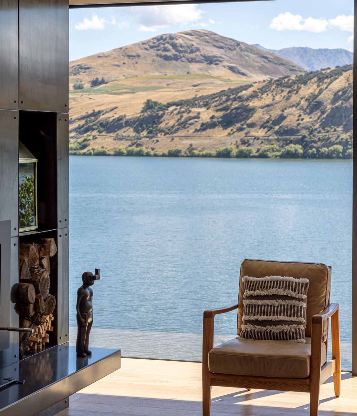 039-Ben-Hudson-Architects-Lake-House-floating-over-lake.jpg