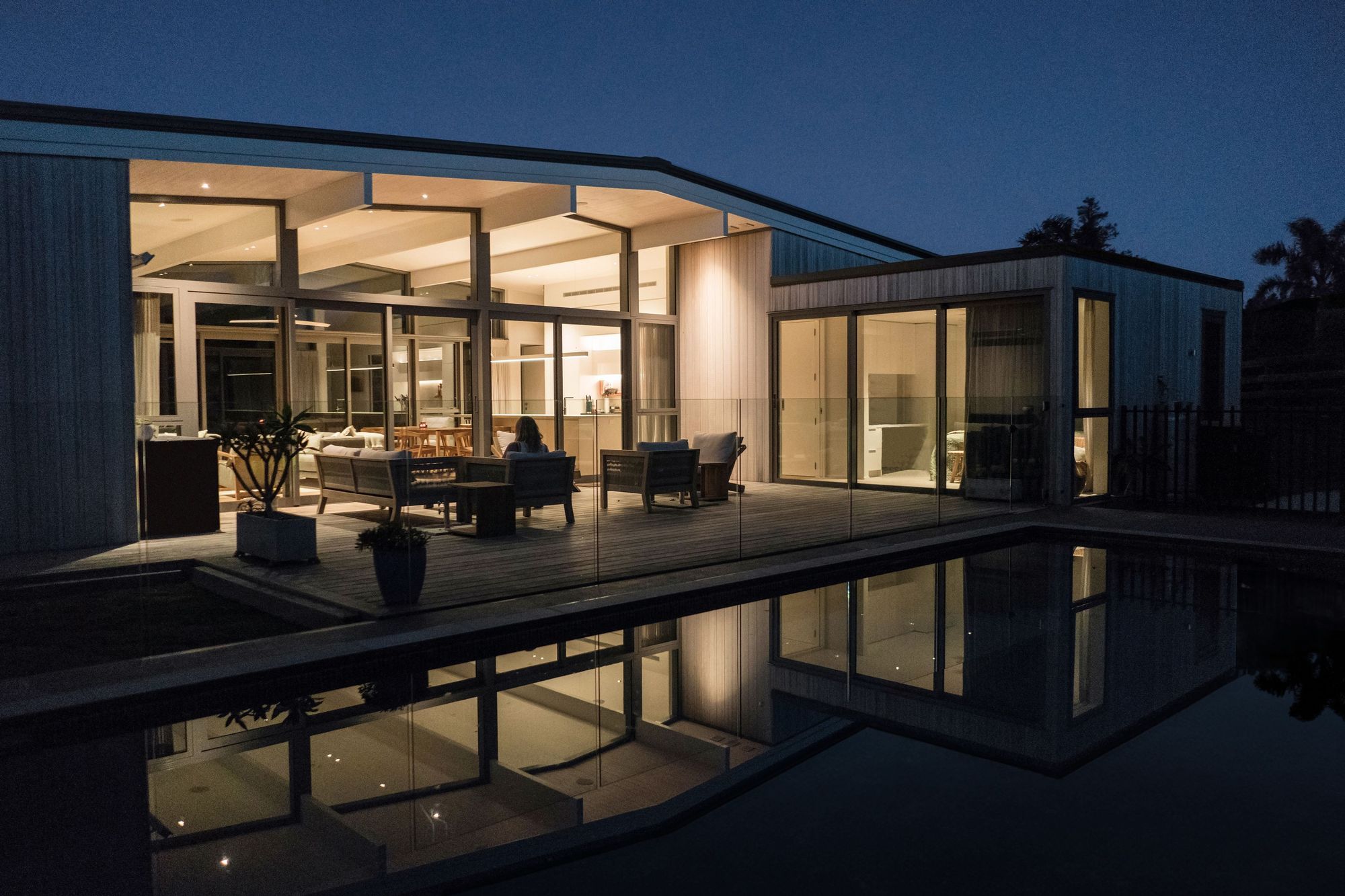 05-Titoki-HousePool-Lounge-NightScott-Thorp-Photographer5.jpg