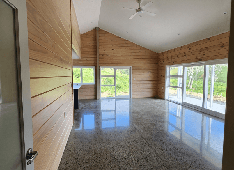 Off-Grid Retreat - 4 bed, 2 bath, 180sqm
