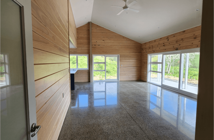 Off-Grid Retreat - 4 bed, 2 bath, 180sqm