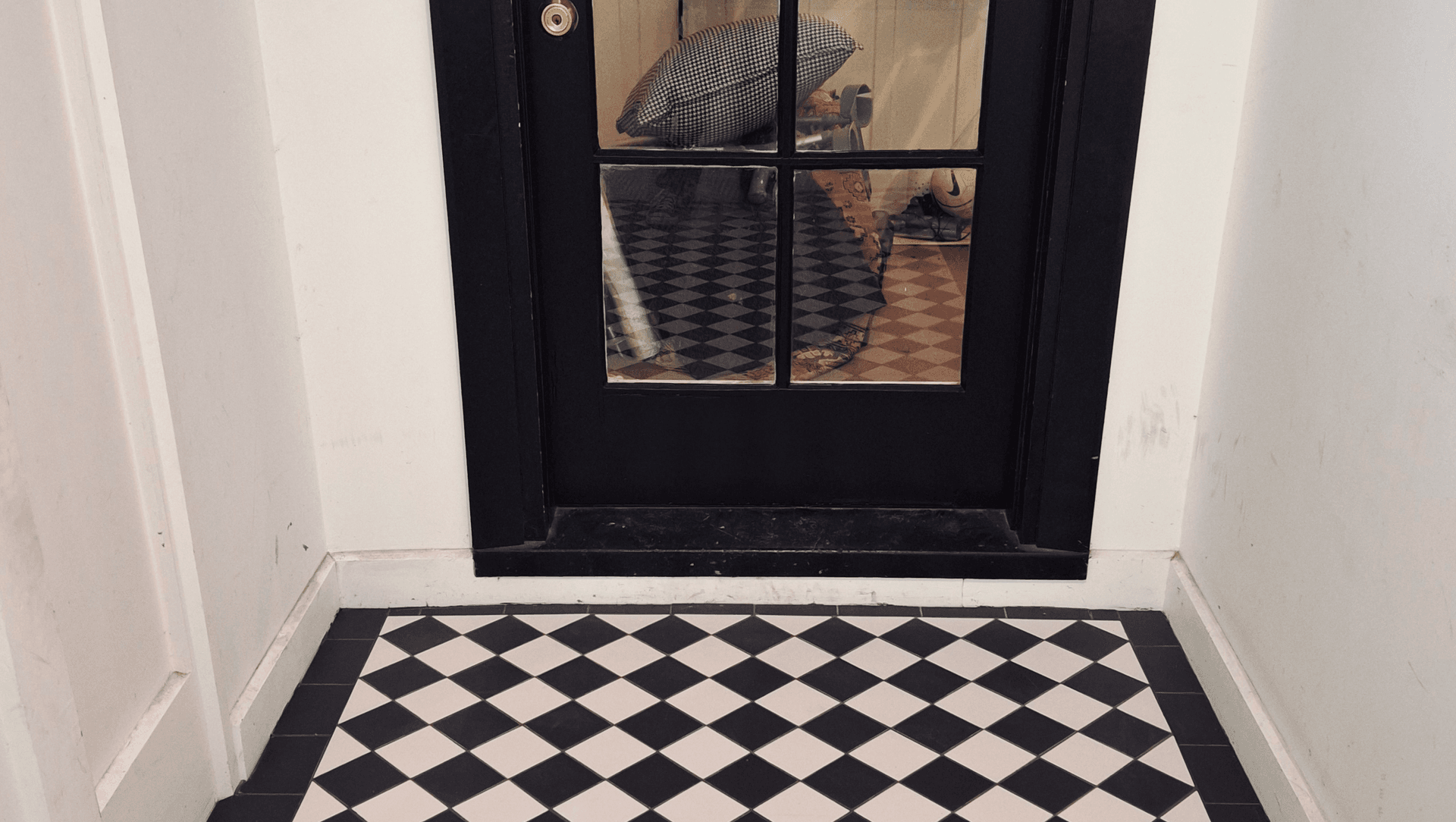 Colonial style tiled porch banner