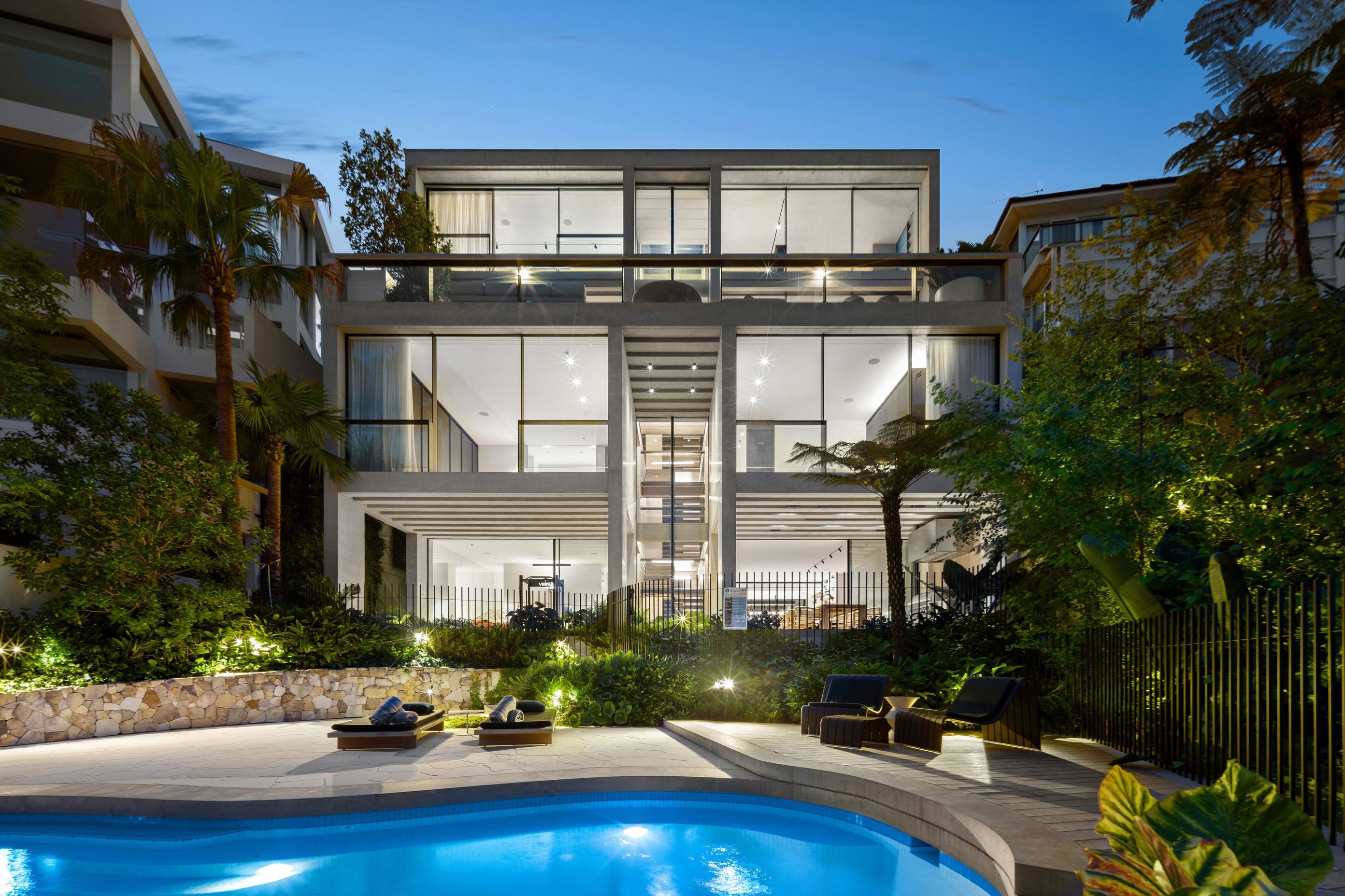 19CoolawinRdNorthbridgeHighPool1.jpg