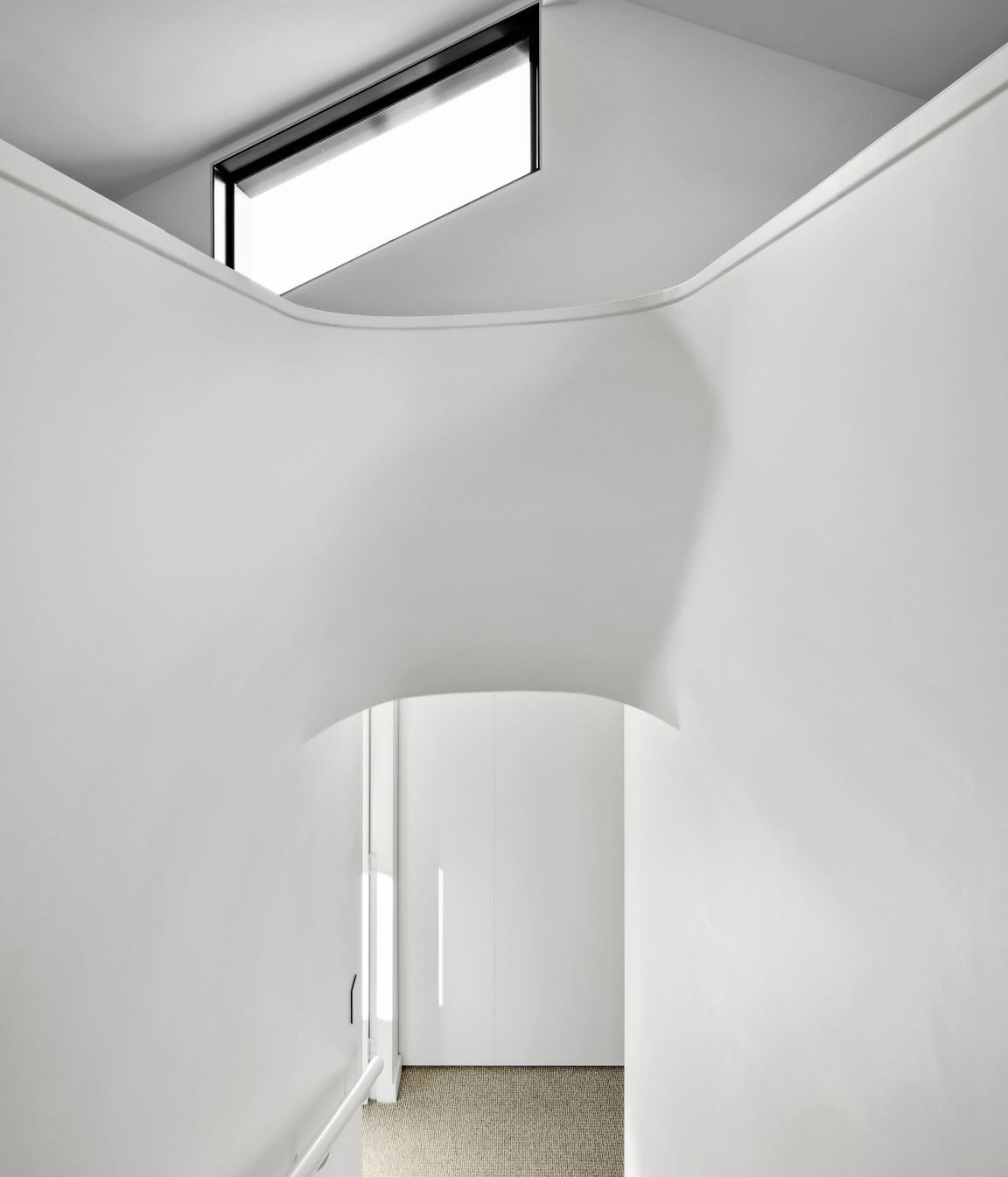 1APartridgeAvenueMirandaHighHall3.jpg