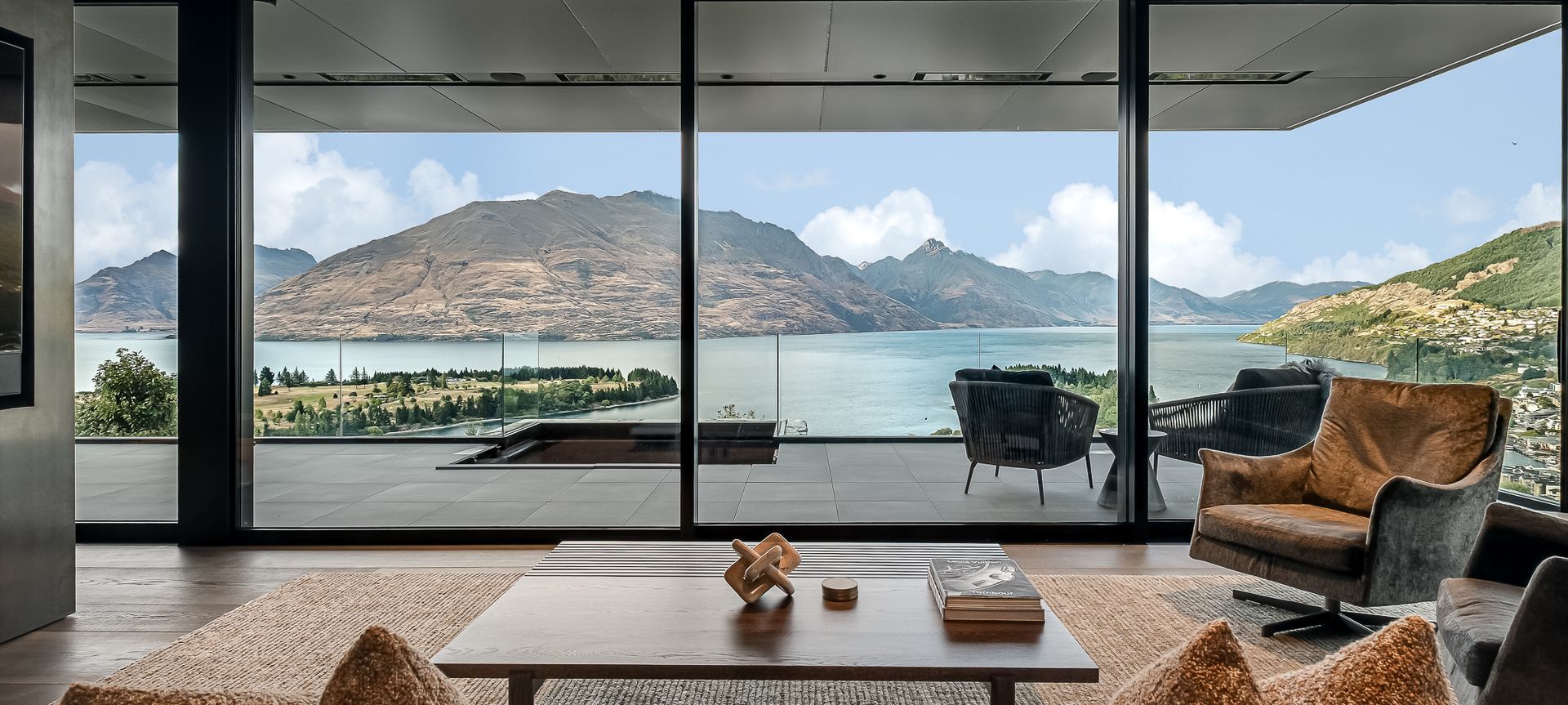 Queenstown villa banner