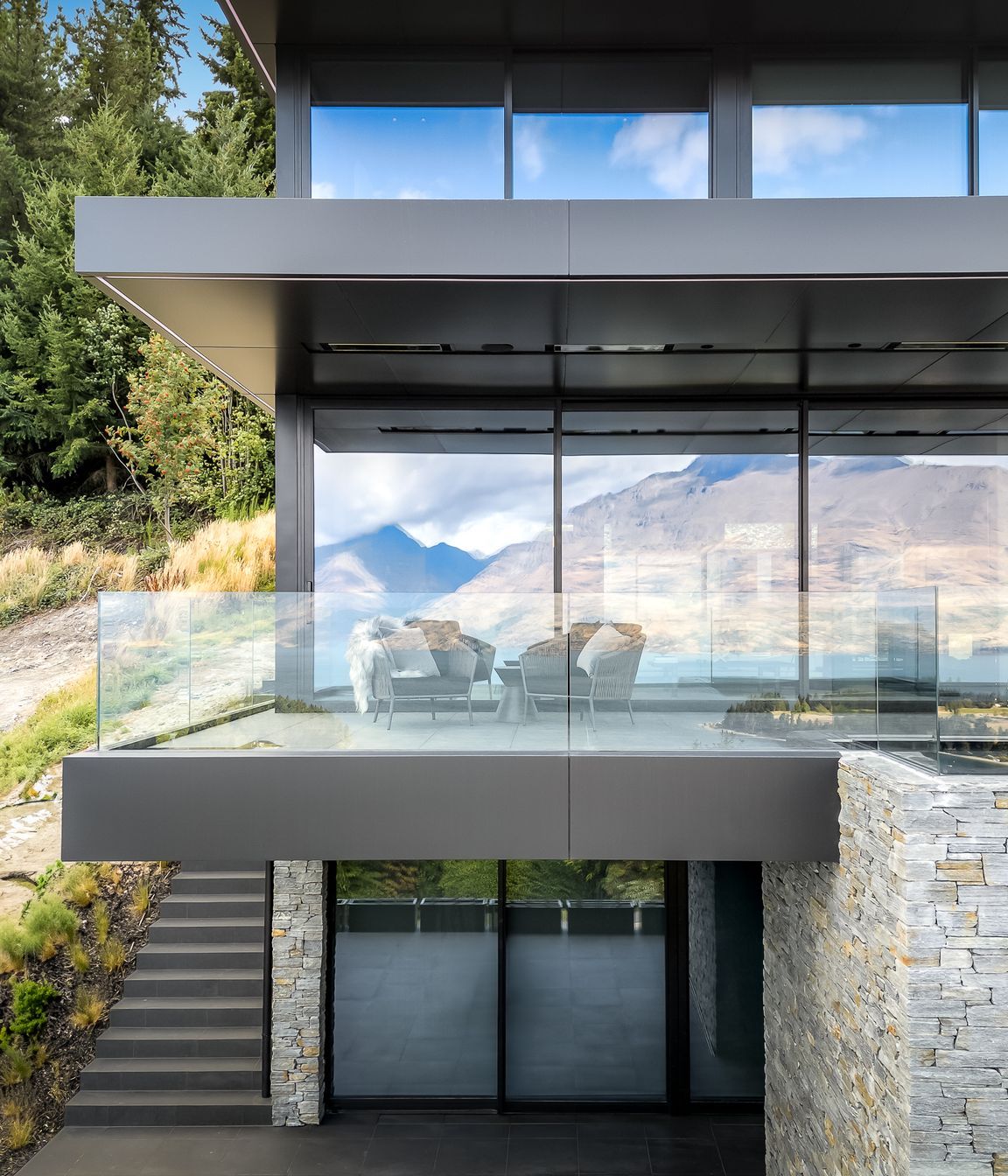 2025-02-22-HAL-QUEENSTOWN-VILLA-5.jpg
