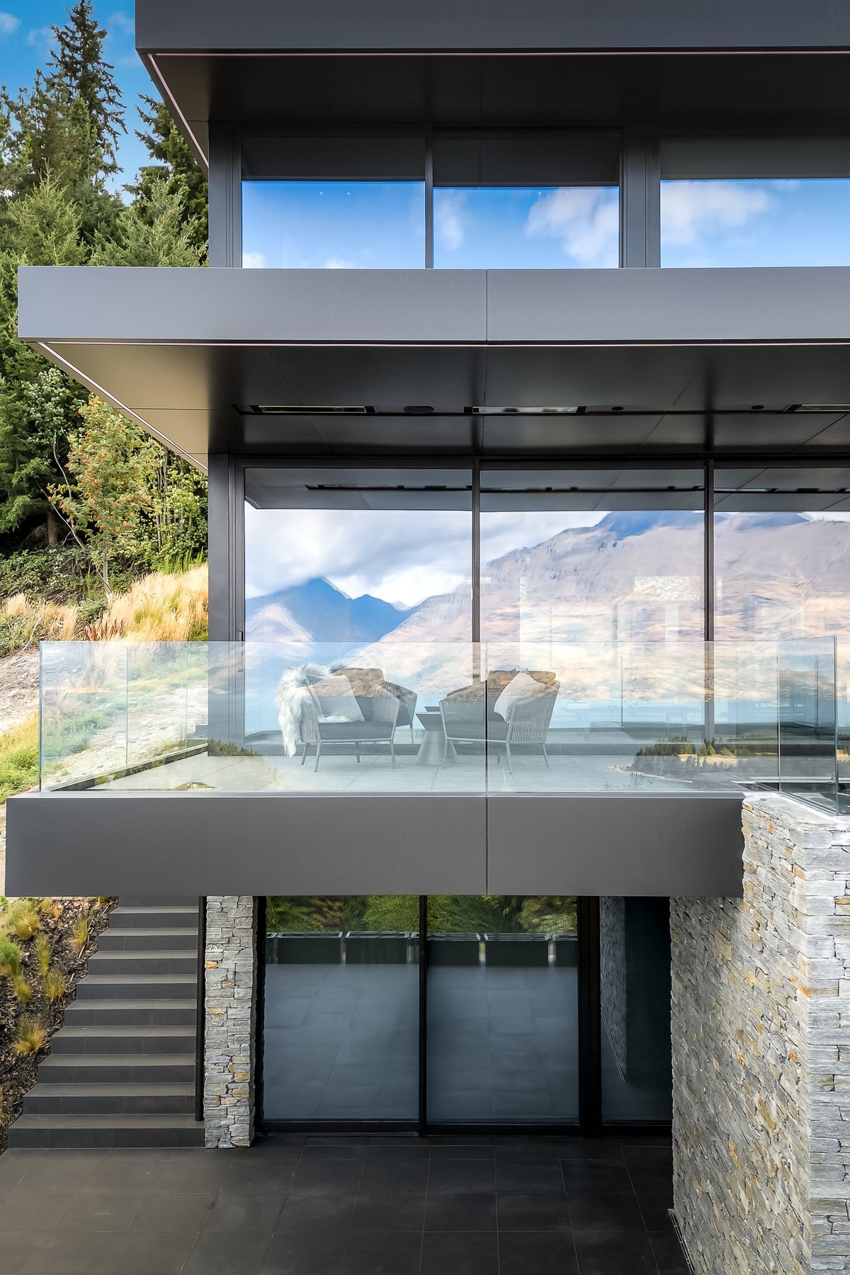 2025-02-22-HAL-QUEENSTOWN-VILLA-5.jpg