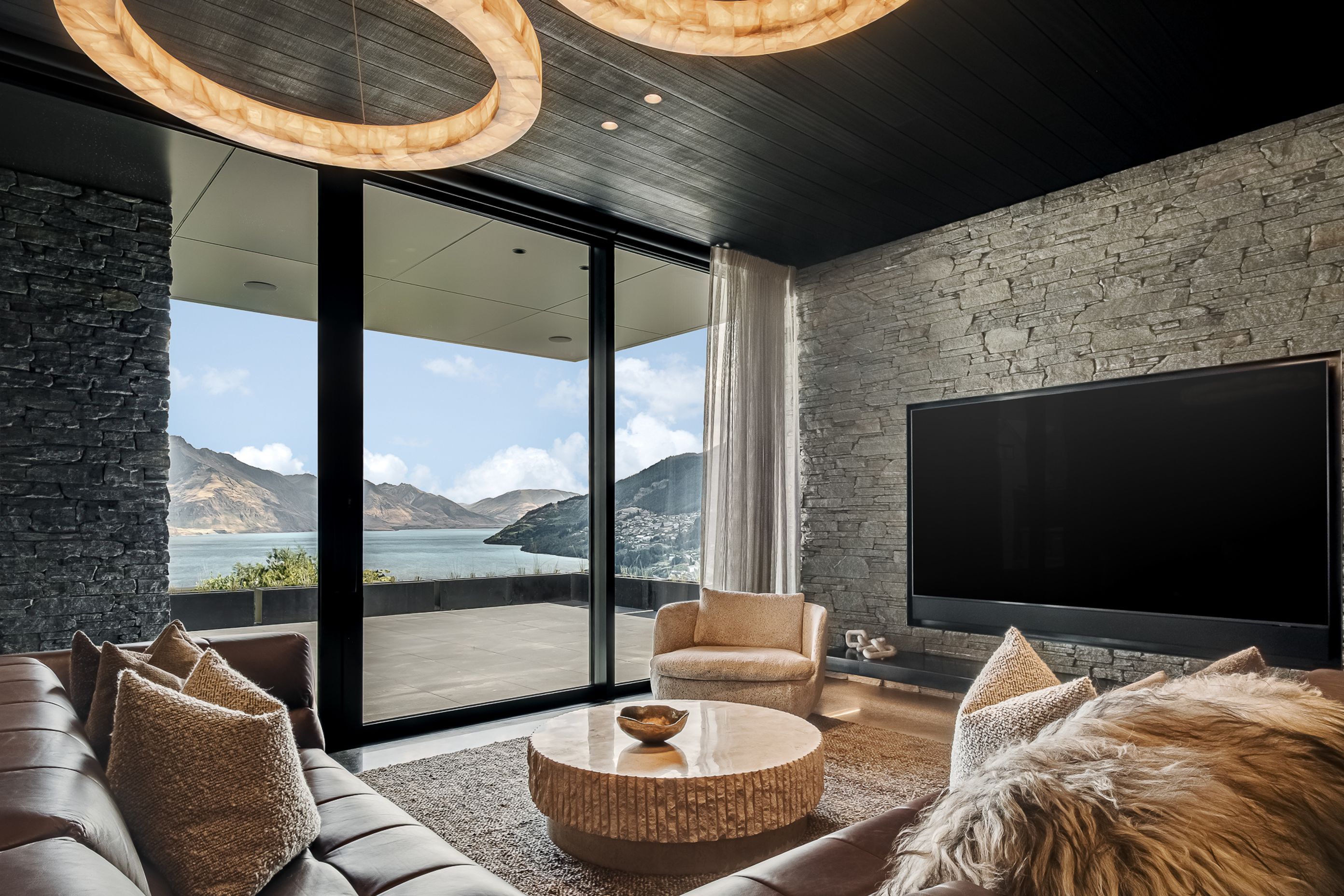 2025-02-22-HAL-QUEENSTOWN-VILLA-9a.jpg