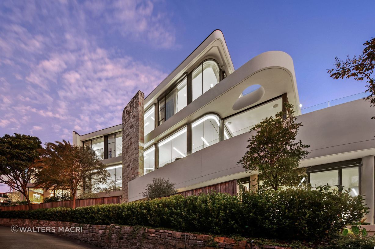 20AVaucluseRdVaucluseHighExterior1-v2.jpg