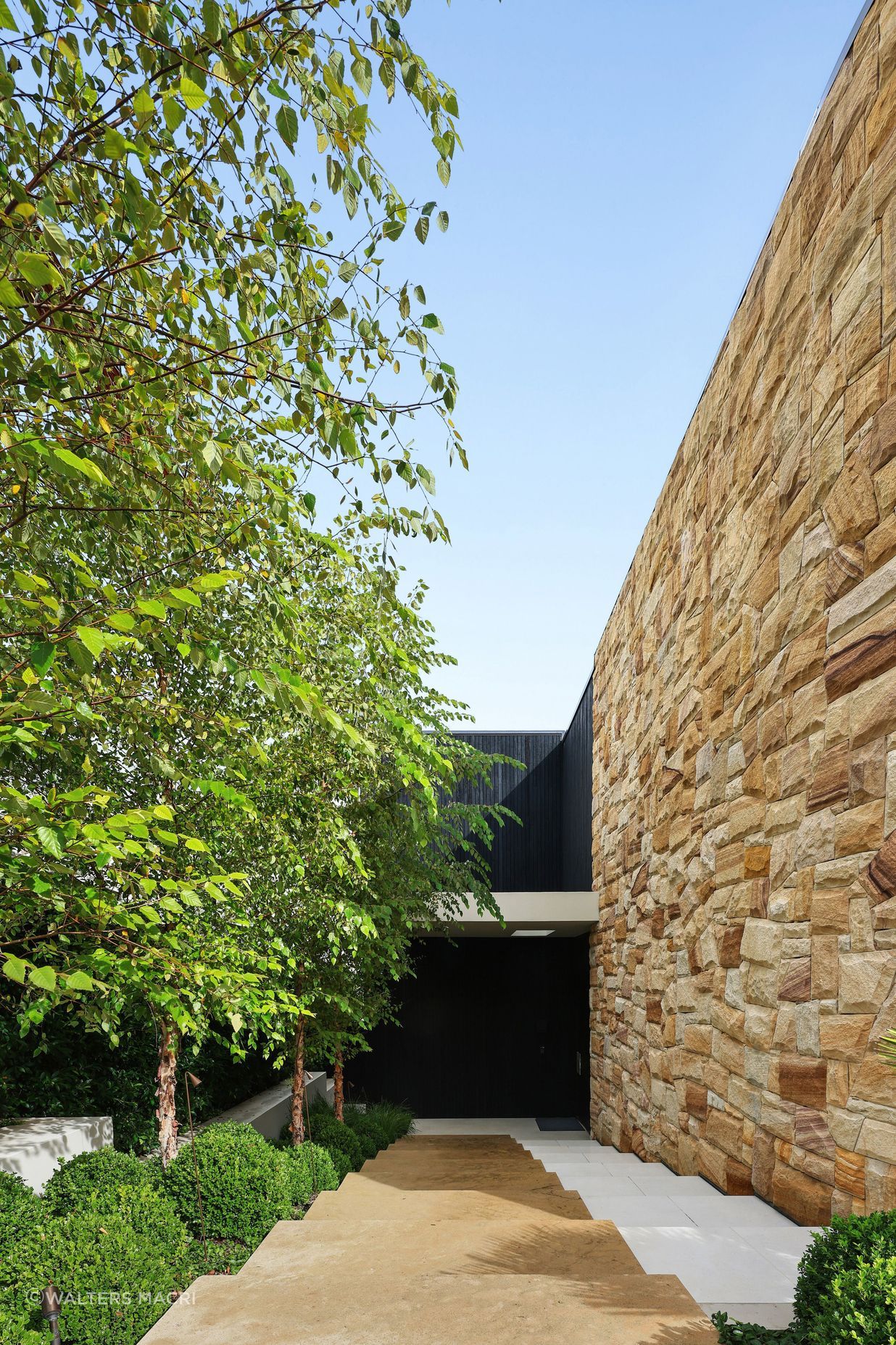 20AVaucluseRdVaucluseHighExterior1.jpg