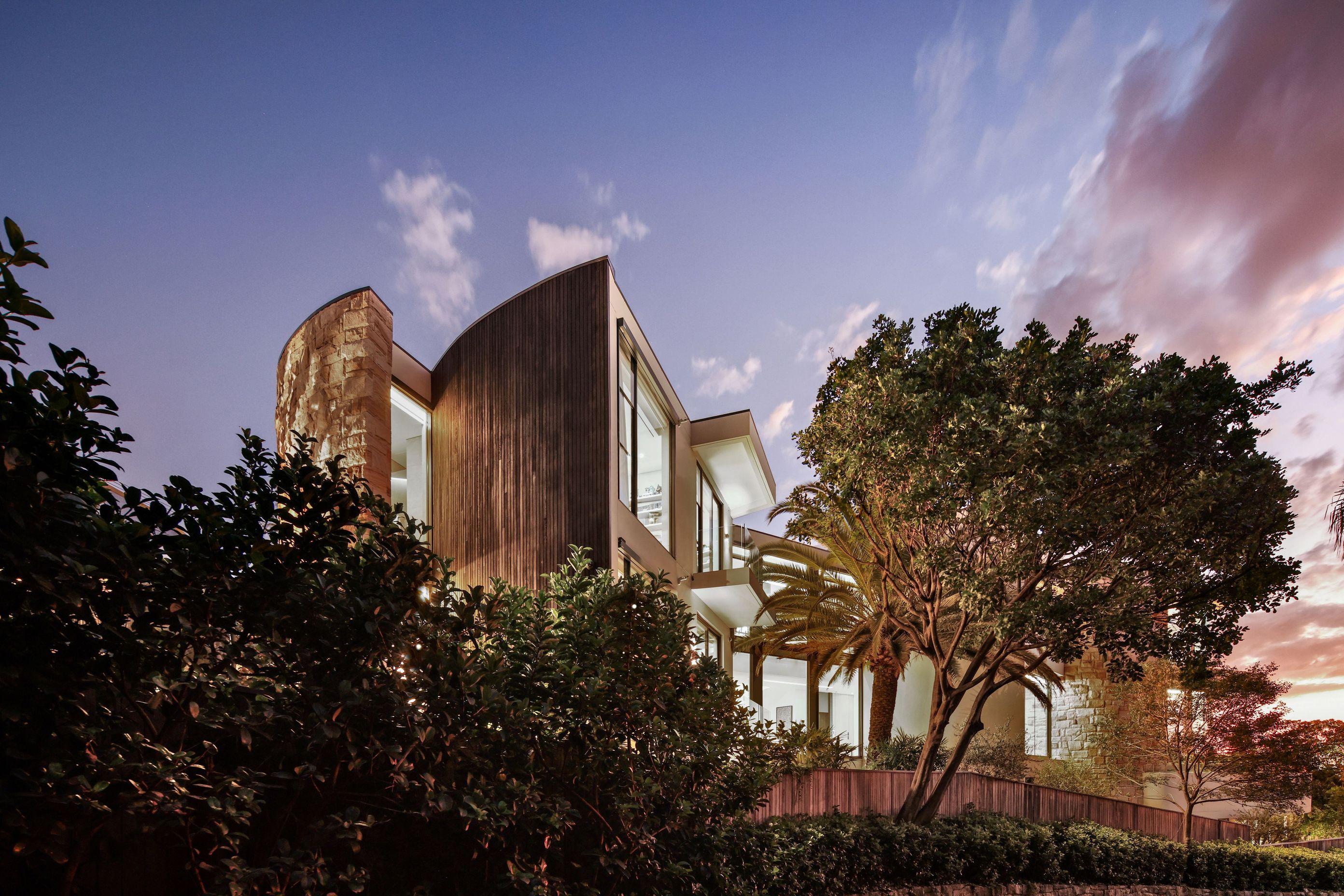 20AVaucluseRdVaucluseHighExterior3.jpg