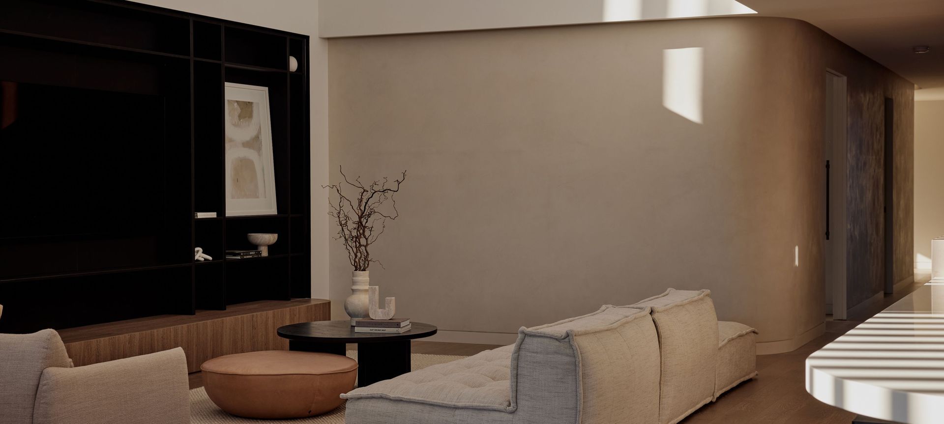 Lago, Gold Coast banner