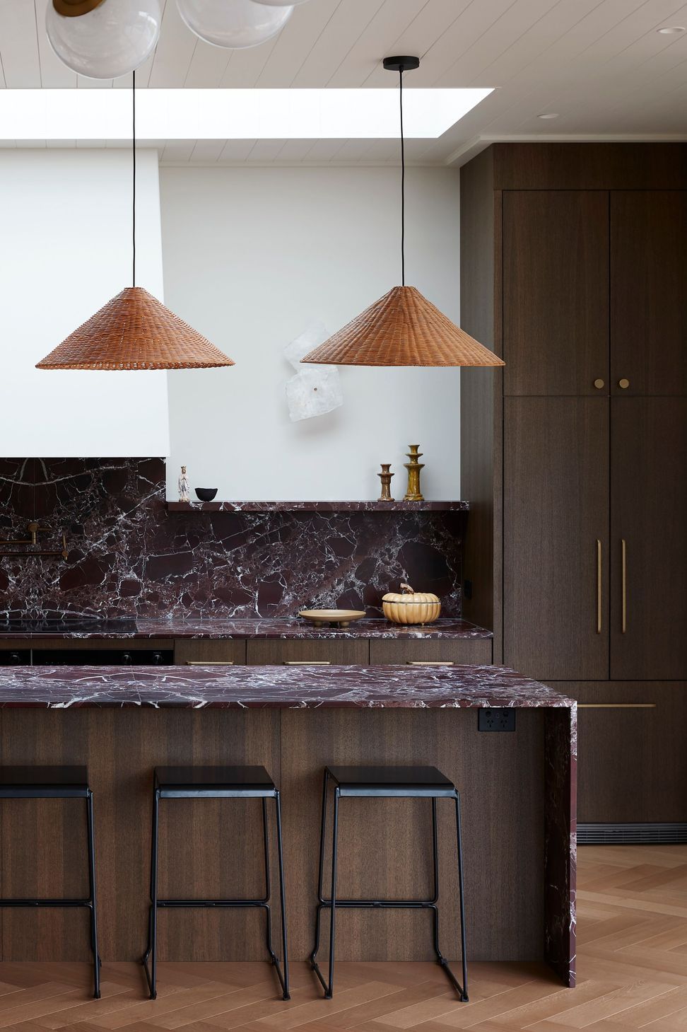 2411-ISLAND-Interiors-15-Oxford-Trce-271x-v3.jpg