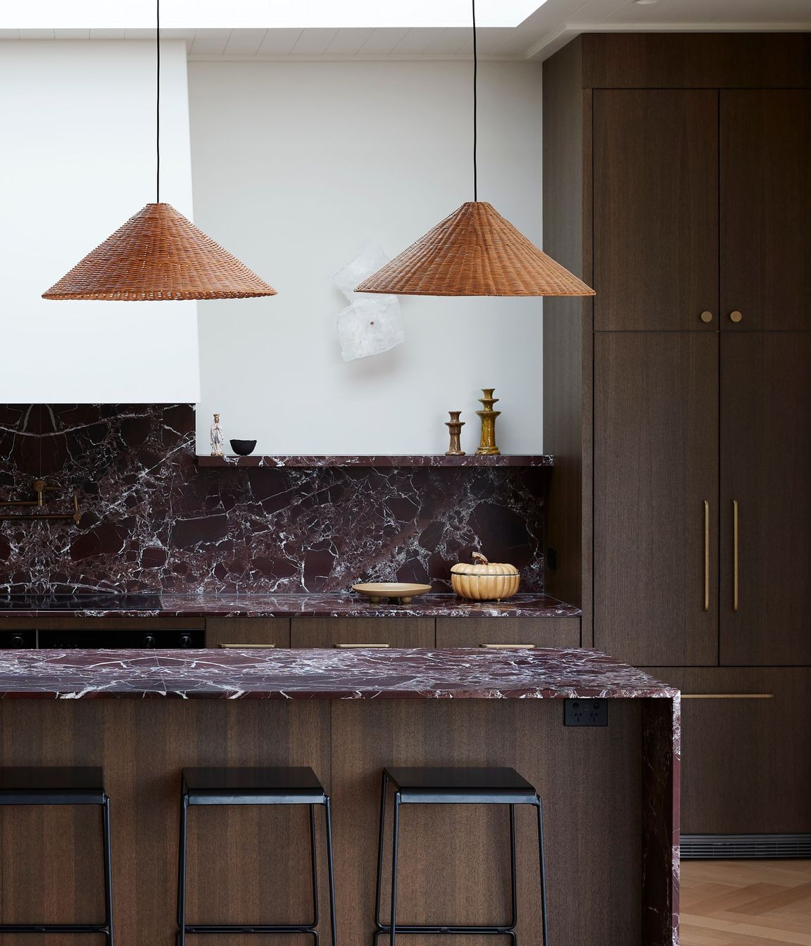 2411-ISLAND-Interiors-15-Oxford-Trce-271x-v3.jpg