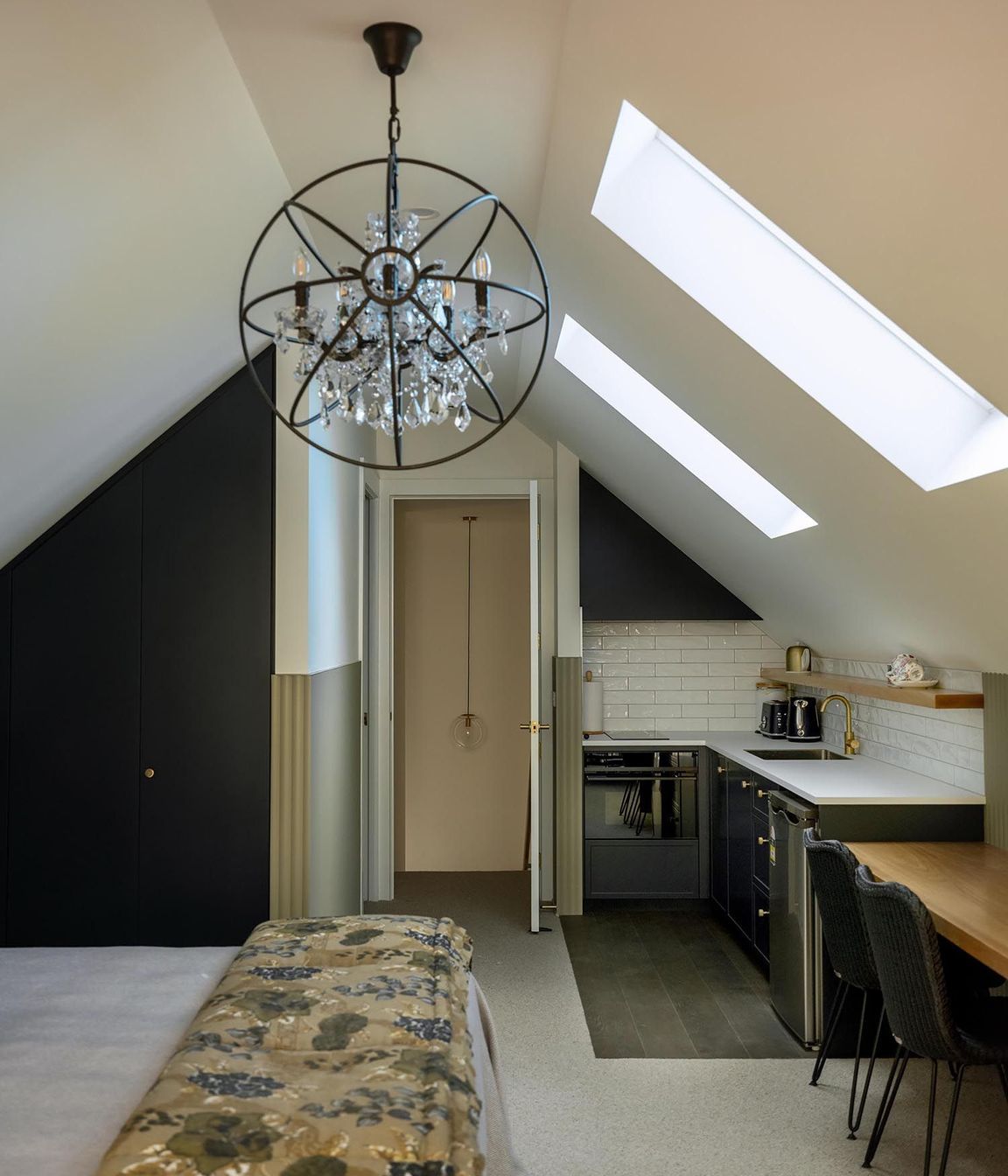 25Florence-Charvin-DAVID-REID-56-Nilgiri-rd-Poraiti-DSCF6686.jpg