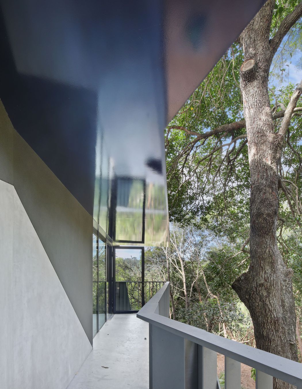 25NeerimRoadCastleCoveHighBalcony2.jpg