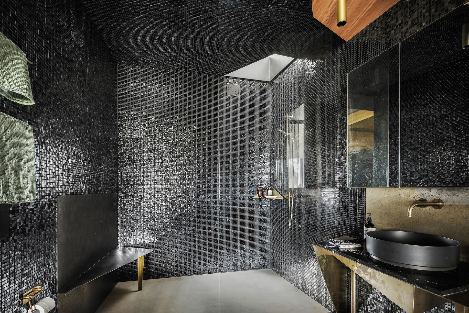 25NeerimRoadCastleCoveHighBathroom2.jpg