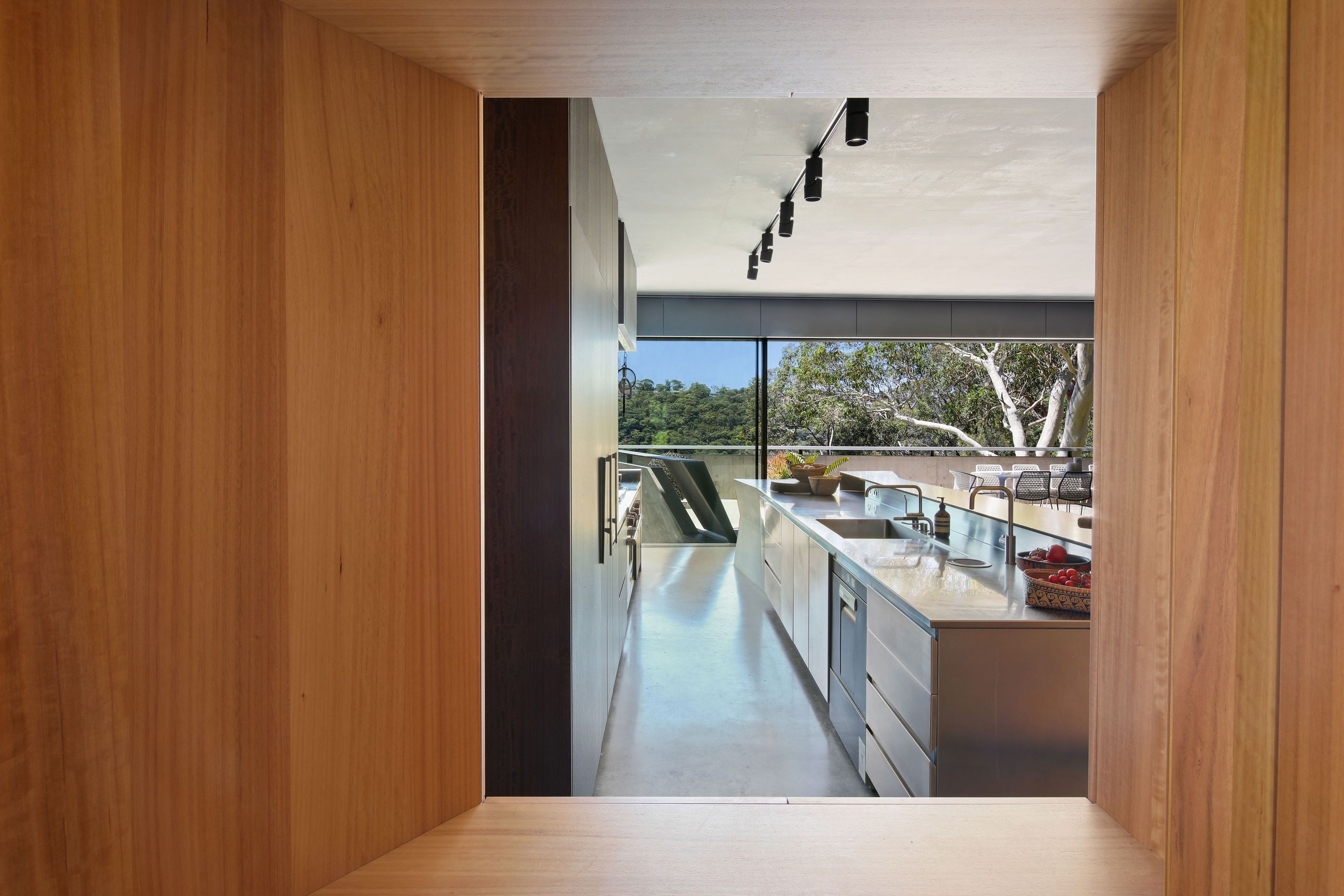 25NeerimRoadCastleCoveHighKitchen1.jpg