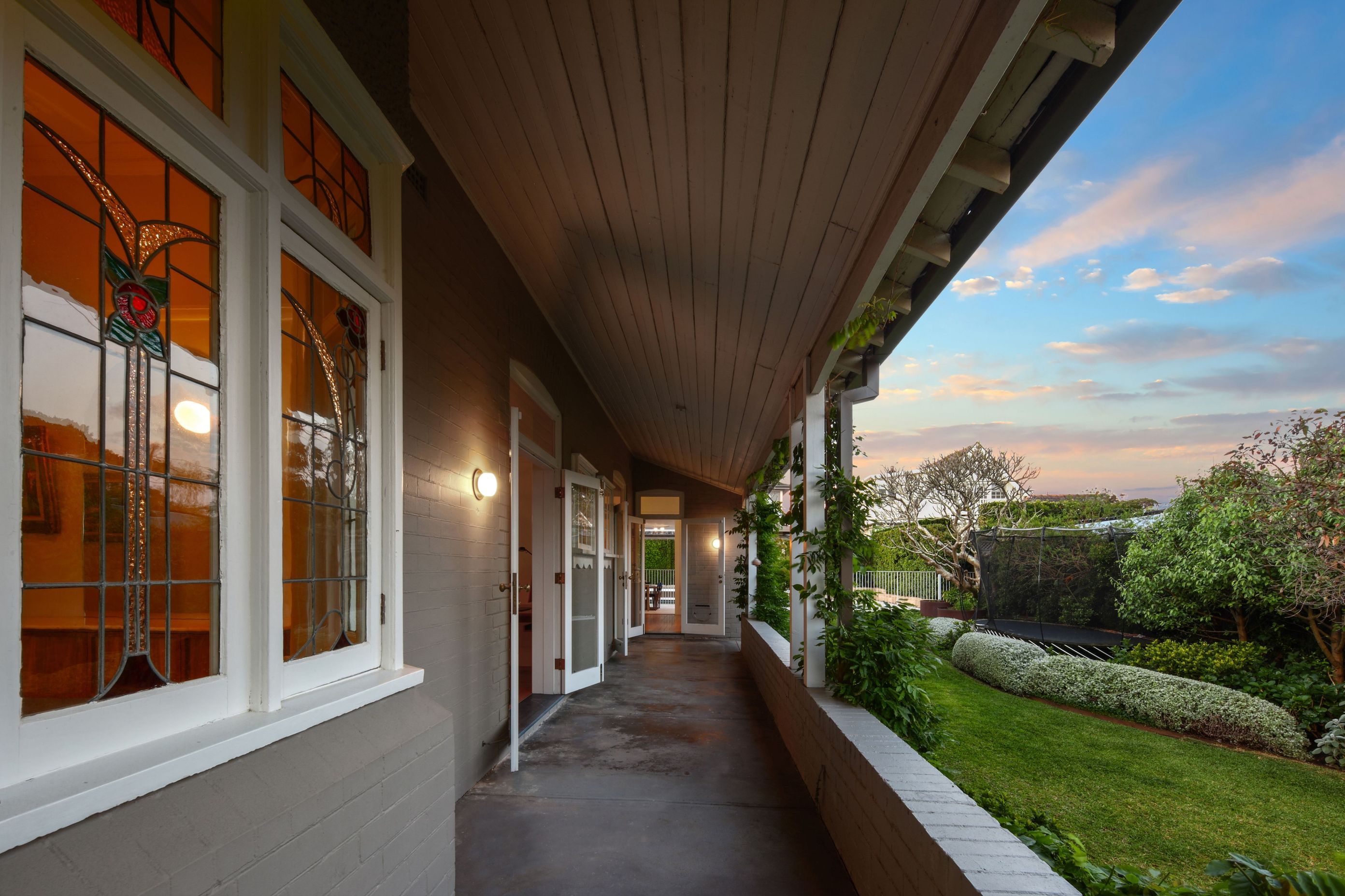 37GeorgeStreetGreenwichHighExterior1-v2.jpg