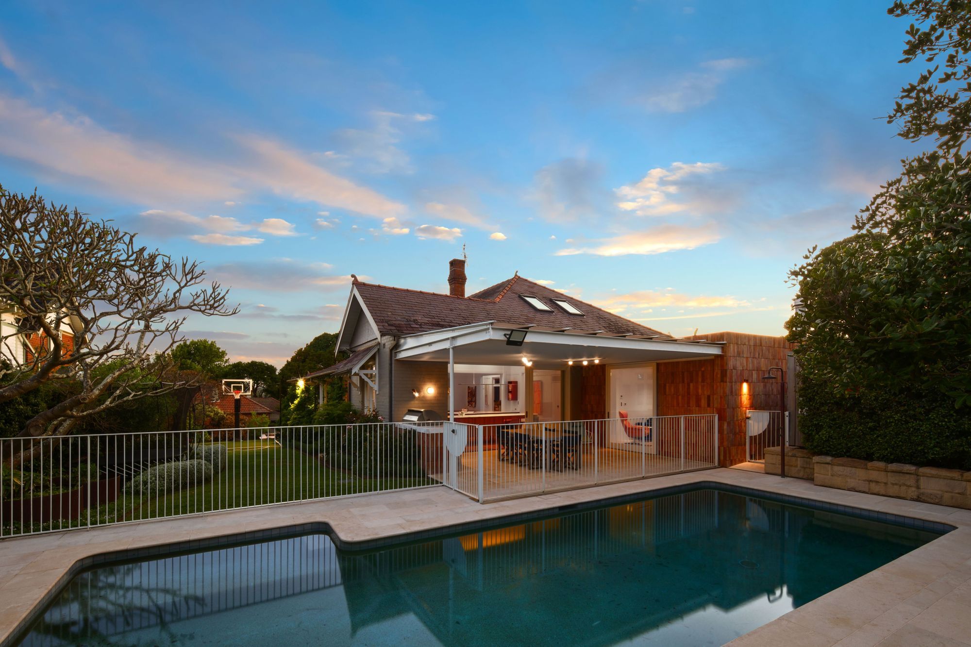 37GeorgeStreetGreenwichHighExterior2-v2.jpg
