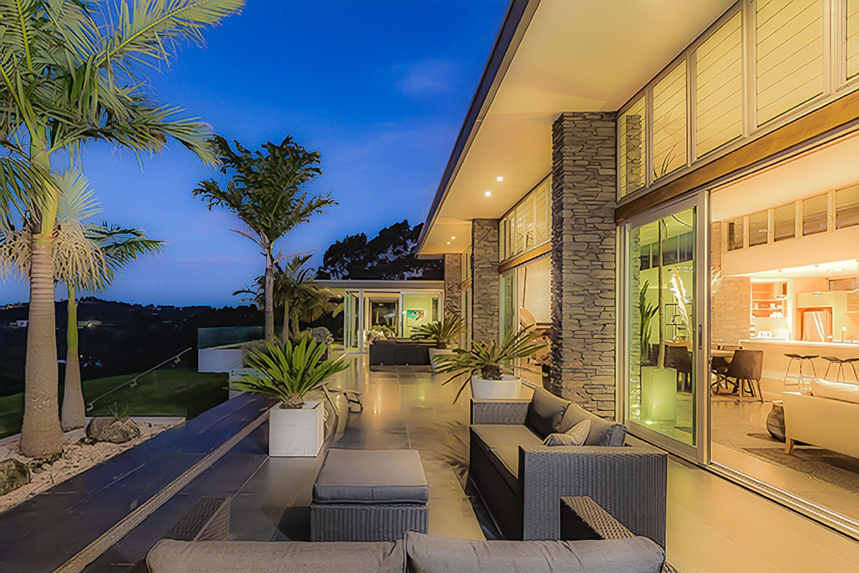 8570x380-Enhanced-SR.jpg