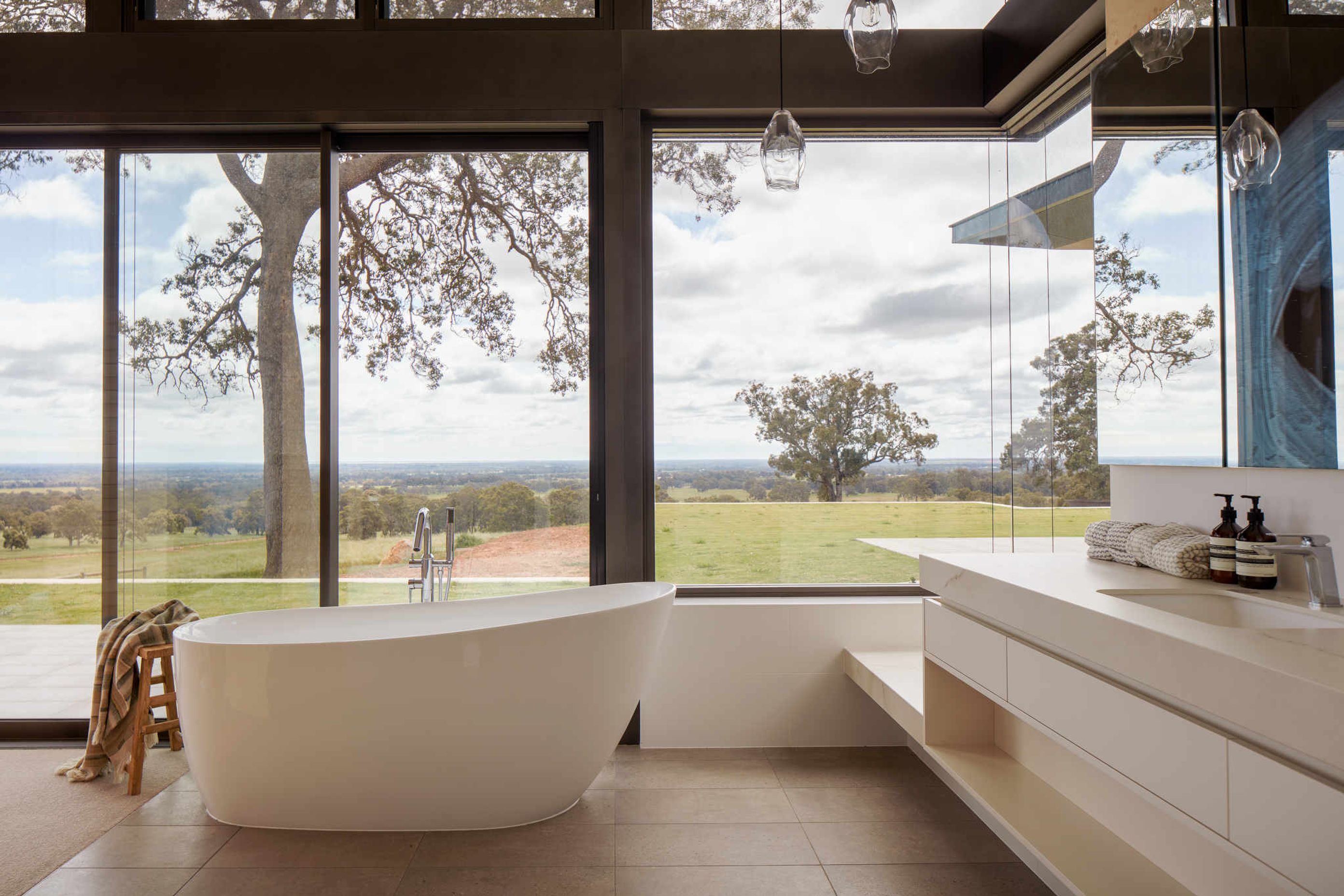 AX-H1600XXL-SS-Libbys-Retreat-Meelon-WA-Bathroom-1.jpeg