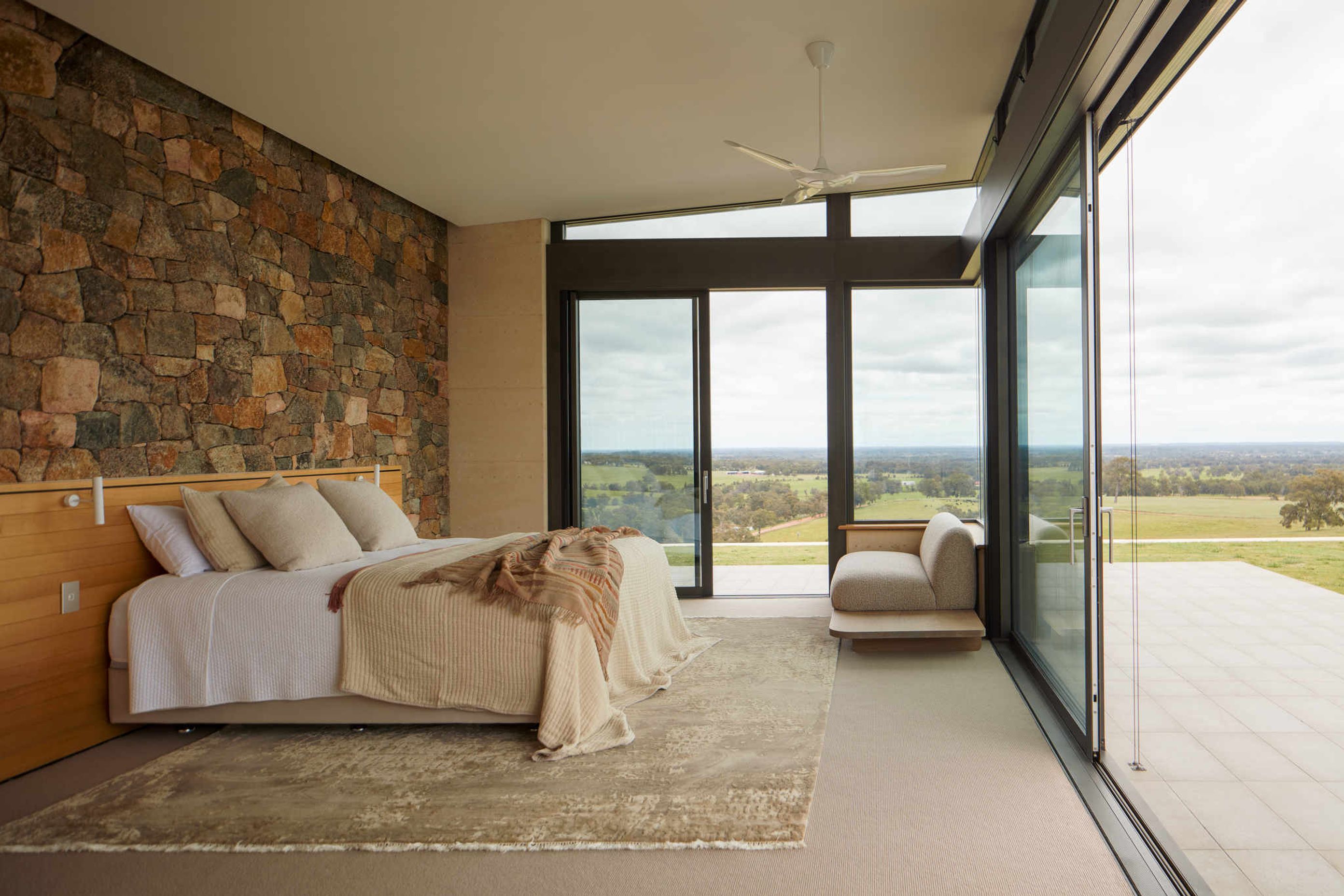 AX-H1600XXL-SS-Libbys-Retreat-Meelon-WA-Bedroom-1.jpeg