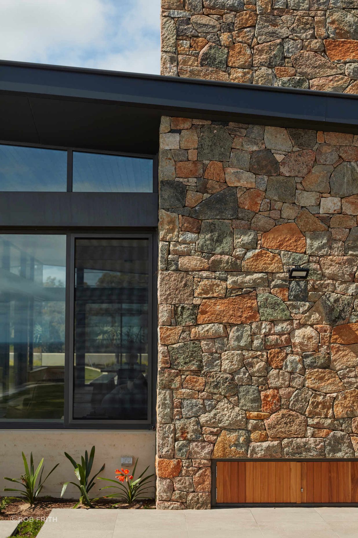 AX-H1600XXL-SS-Libbys-Retreat-Meelon-WA-Exterior-6-v2.jpeg