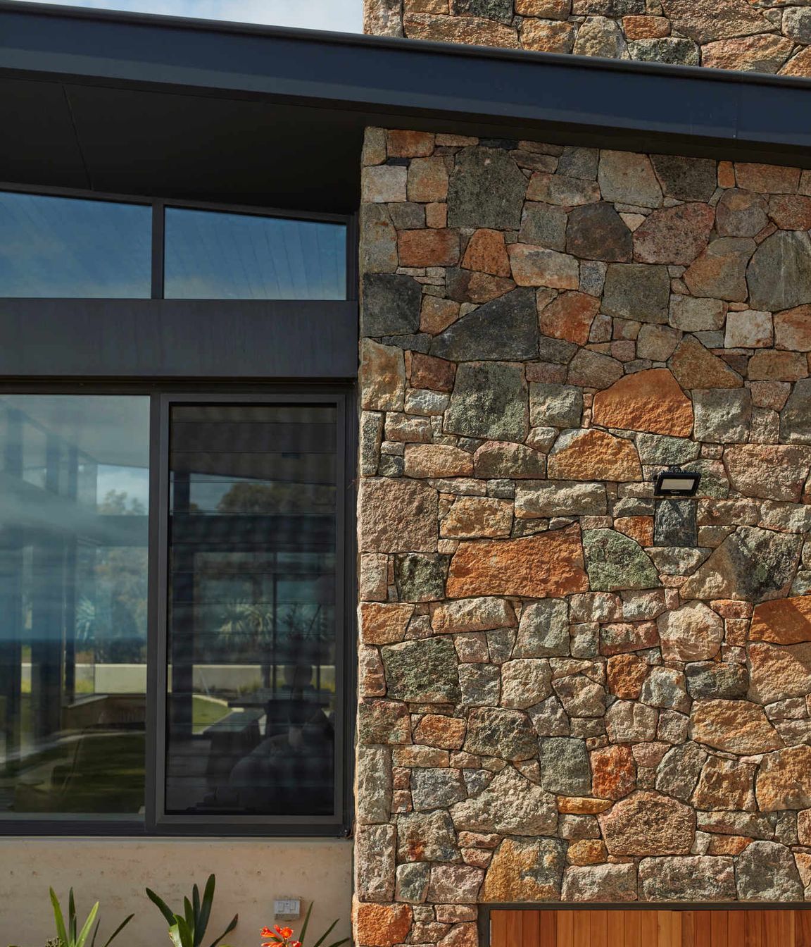 AX-H1600XXL-SS-Libbys-Retreat-Meelon-WA-Exterior-6.jpeg