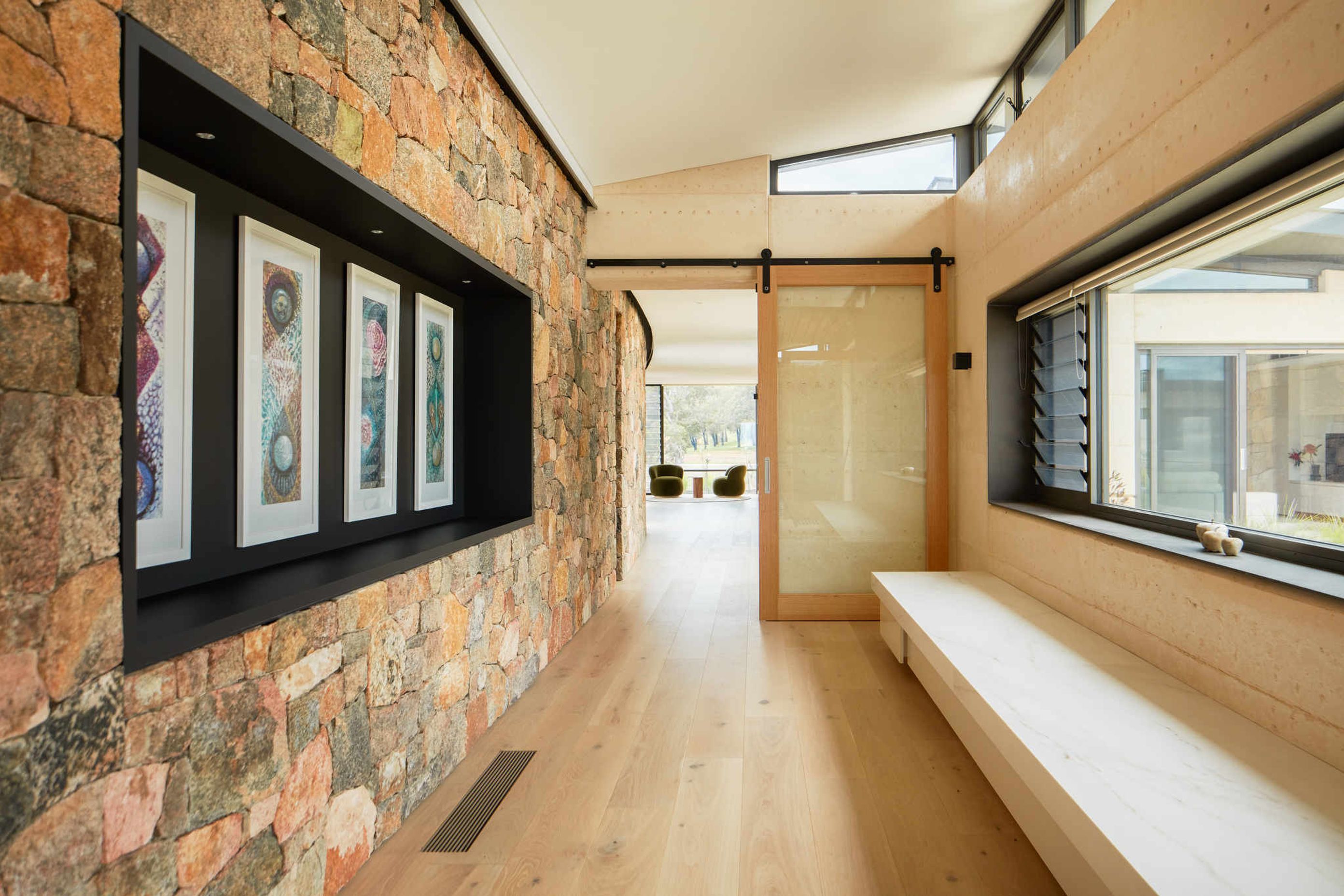AX-H1600XXL-SS-Libbys-Retreat-Meelon-WA-Interior-2.jpeg