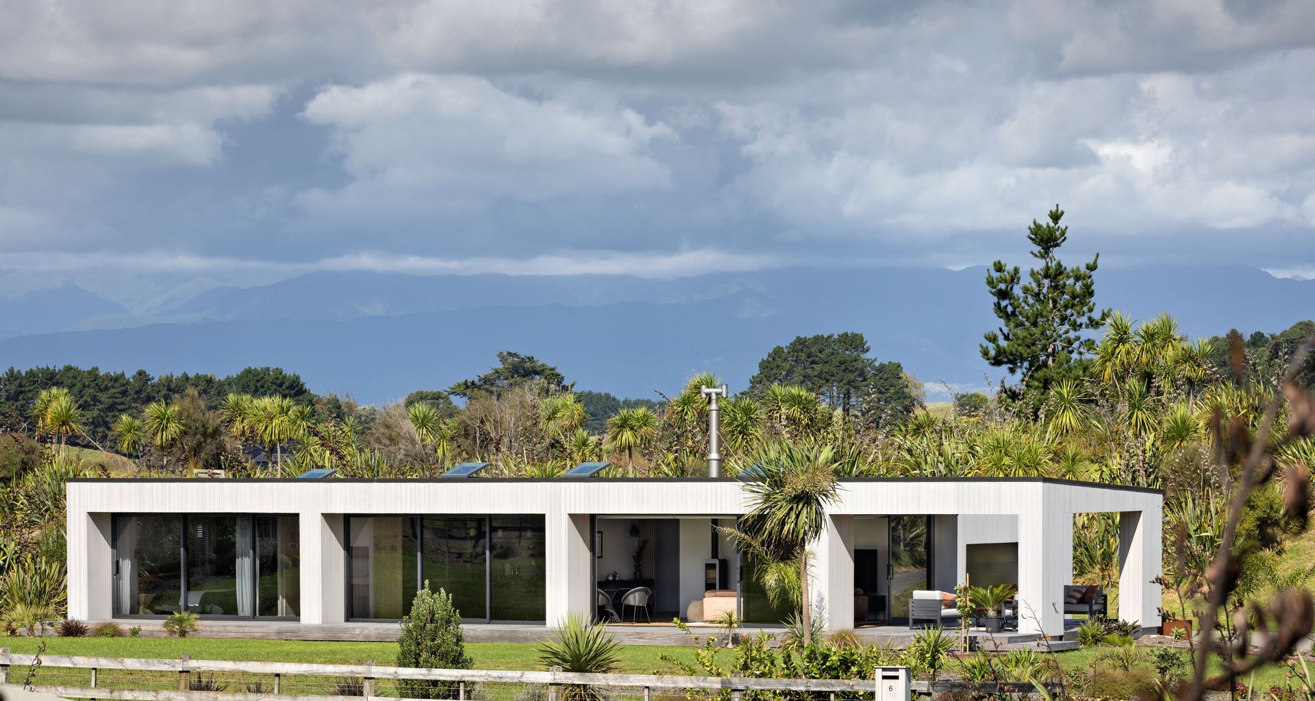 Waitarere Beach Lifestyle Home banner