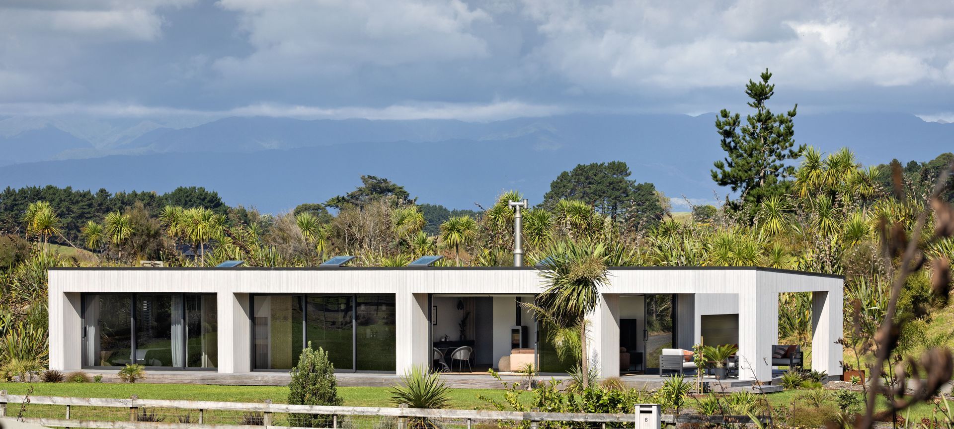 Waitarere Beach Lifestyle Home banner