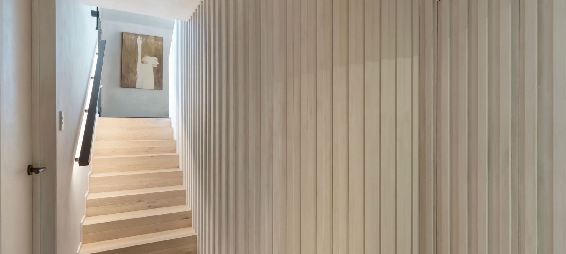 Exquisite Entrance and Stairwell Design banner