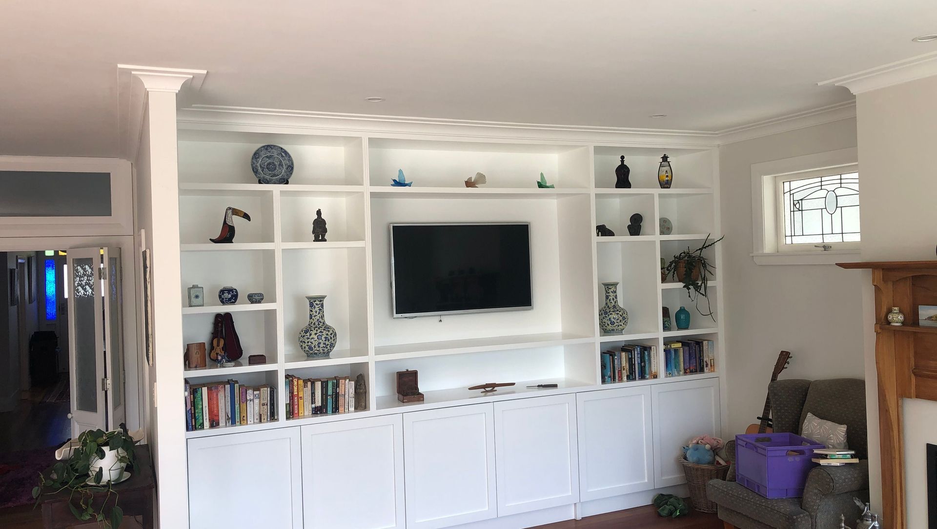 book shelves banner