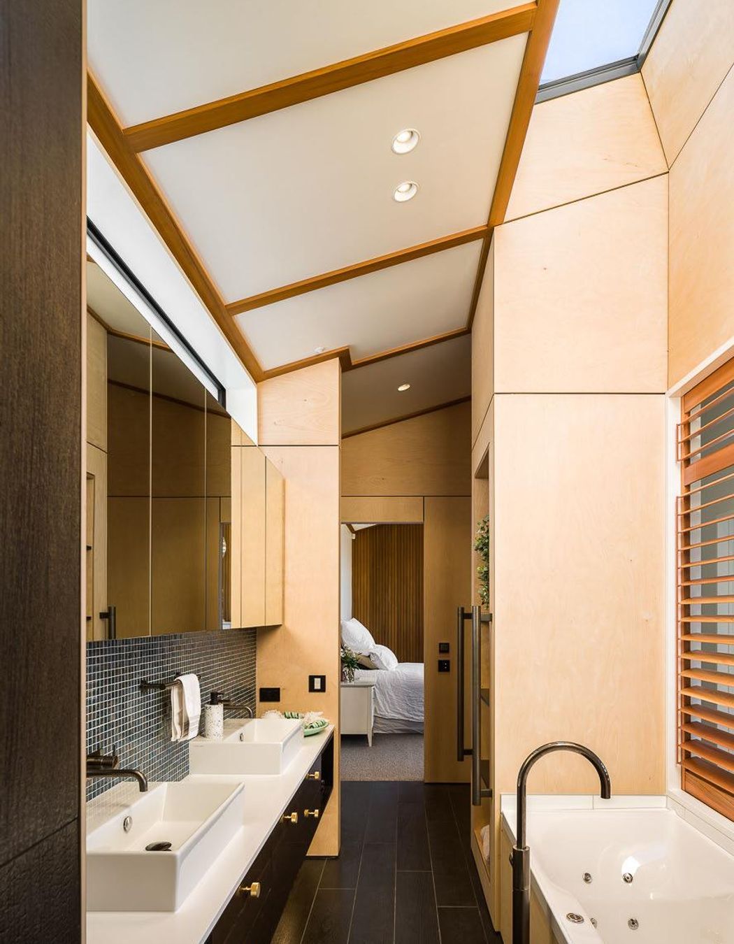 Control4 switches were the perfect choice for this modern architectural home where technology layers harmoniously with the design.